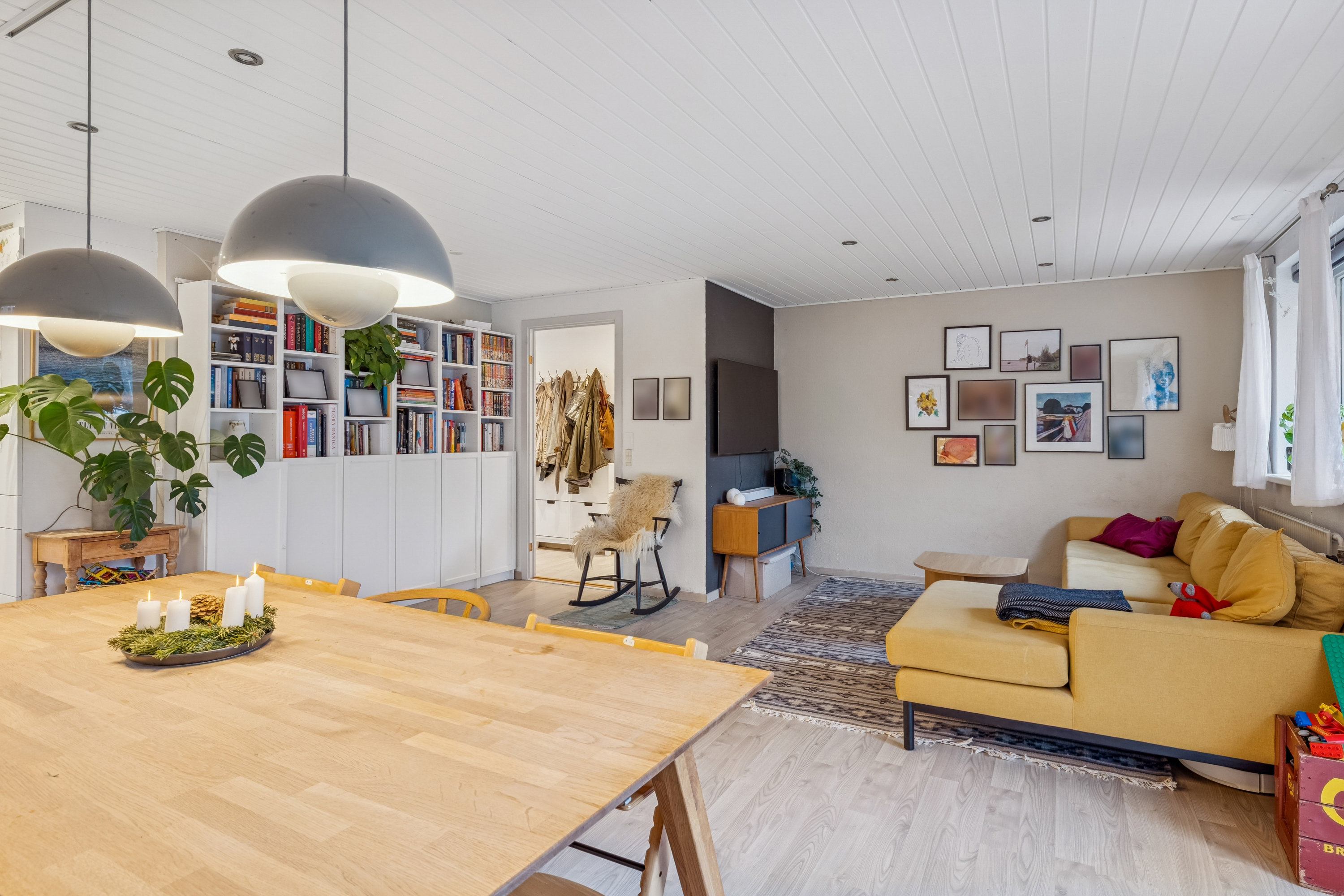 Fremhævet stue billede i fuldskærmstilstand. Billede af Finkevej 22, Thorsager, 8410 Rønde