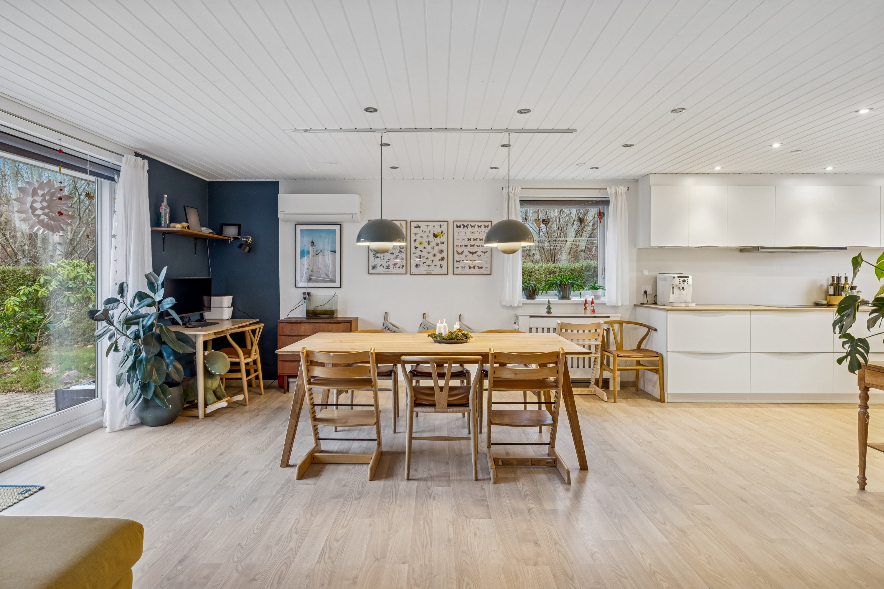 Fremhævet stue billede i fuldskærmstilstand. Billede af Finkevej 22, Thorsager, 8410 Rønde