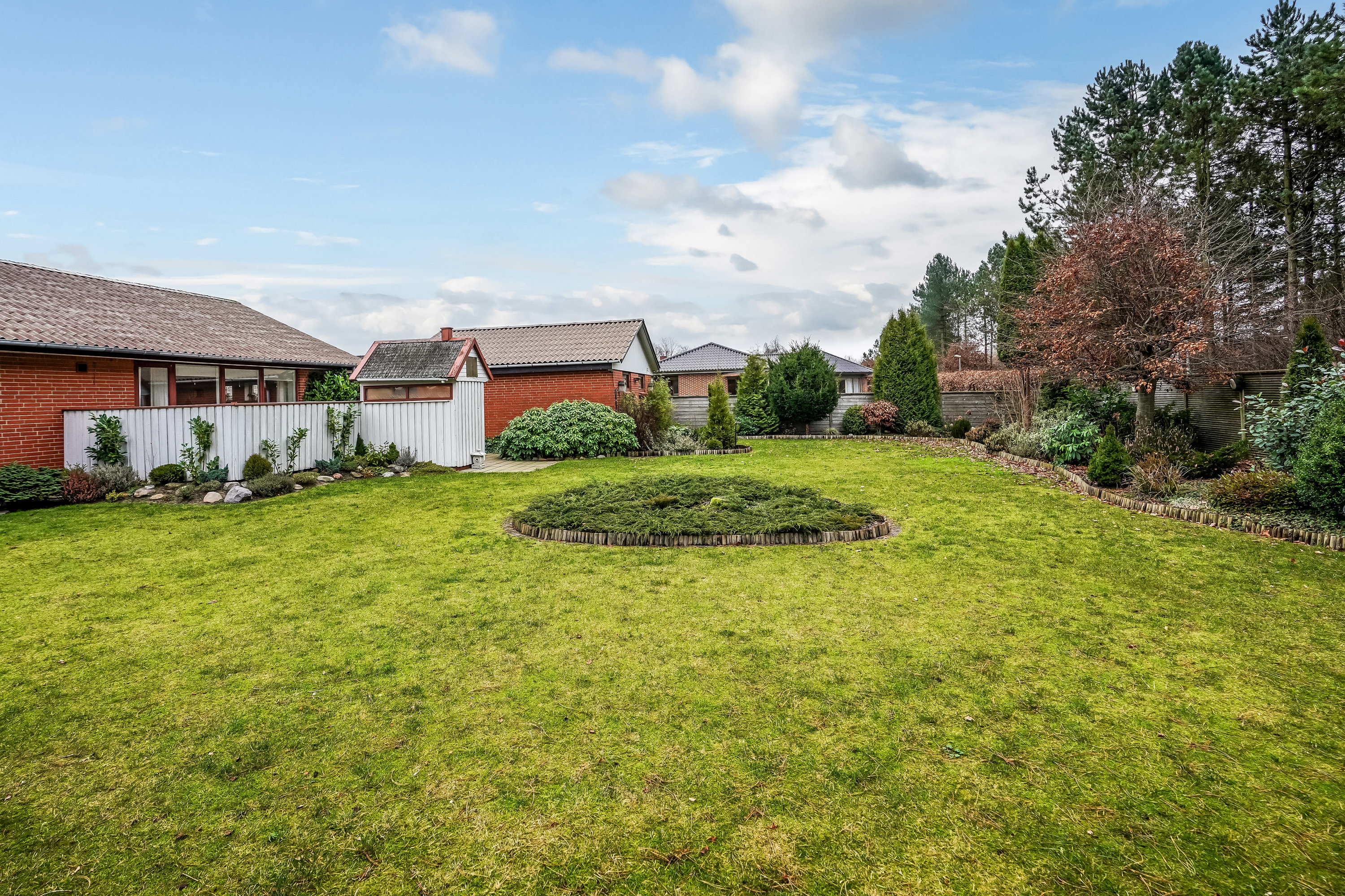 Fremhævet have billede i fuldskærmstilstand. Billede af Sønderkær 404, 7190 Billund