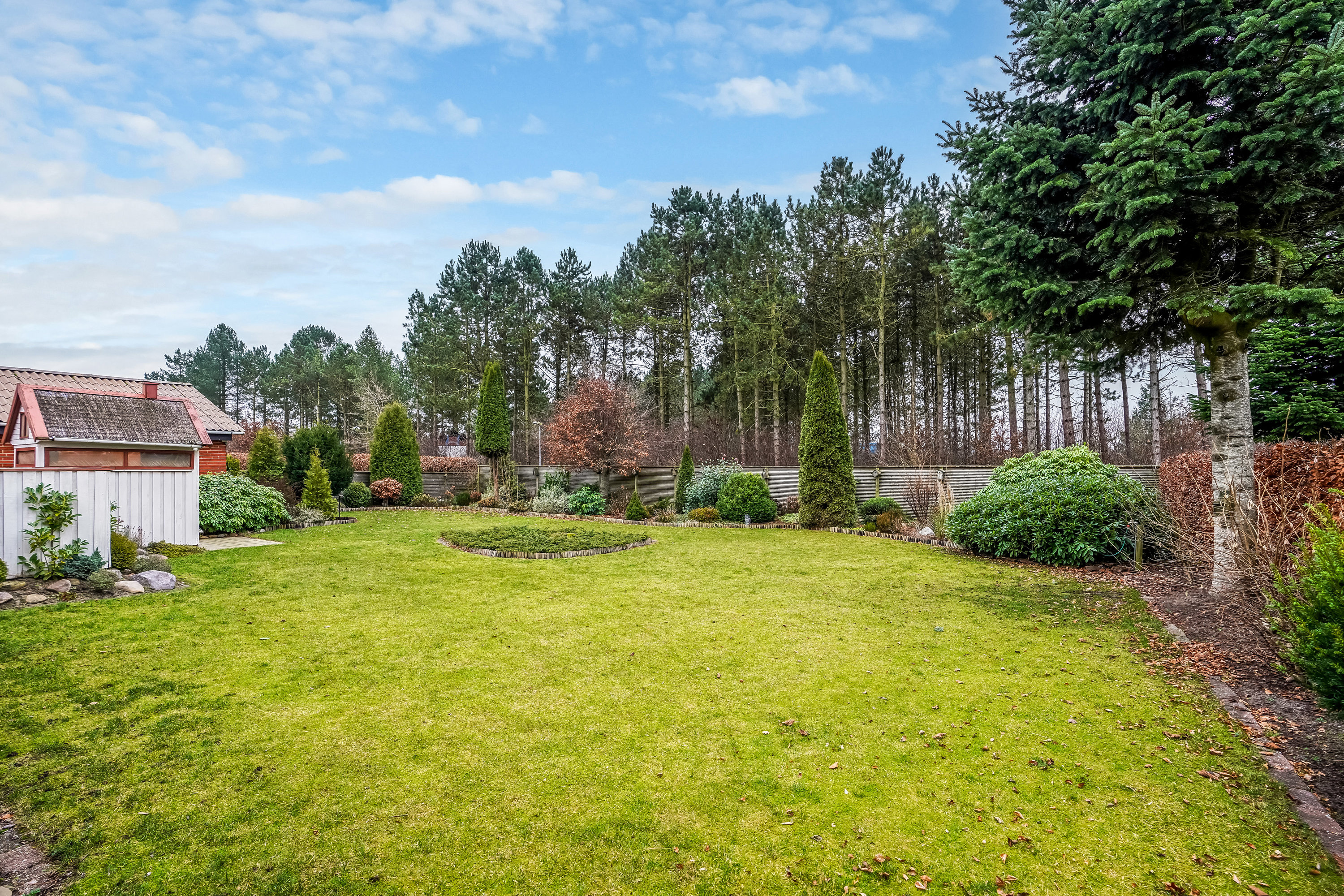 Fremhævet have billede i fuldskærmstilstand. Billede af Sønderkær 404, 7190 Billund