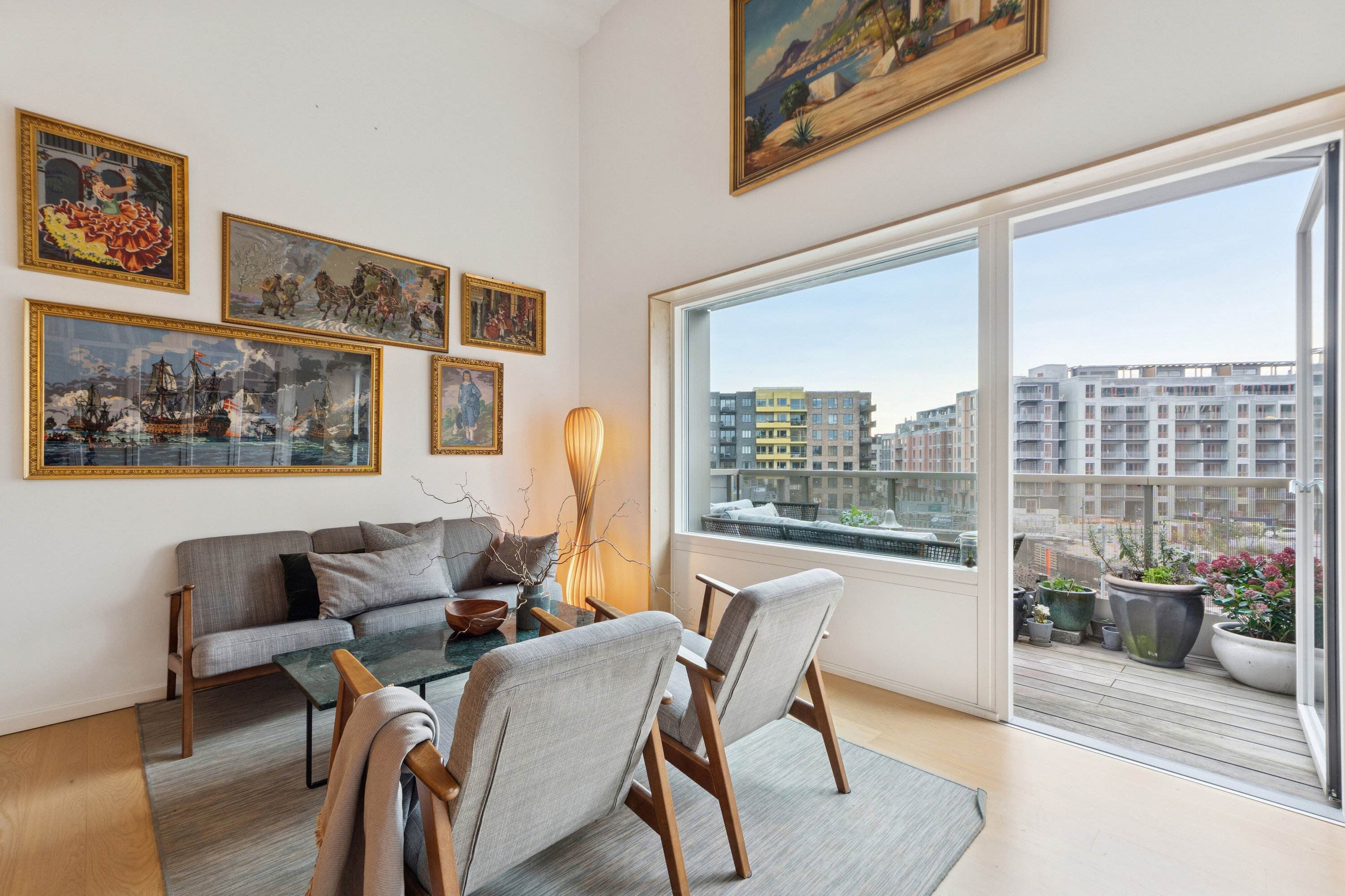 Fremhævet stue billede i fuldskærmstilstand. Billede af Frederikskaj 2H, 3. tv., 2450 København SV