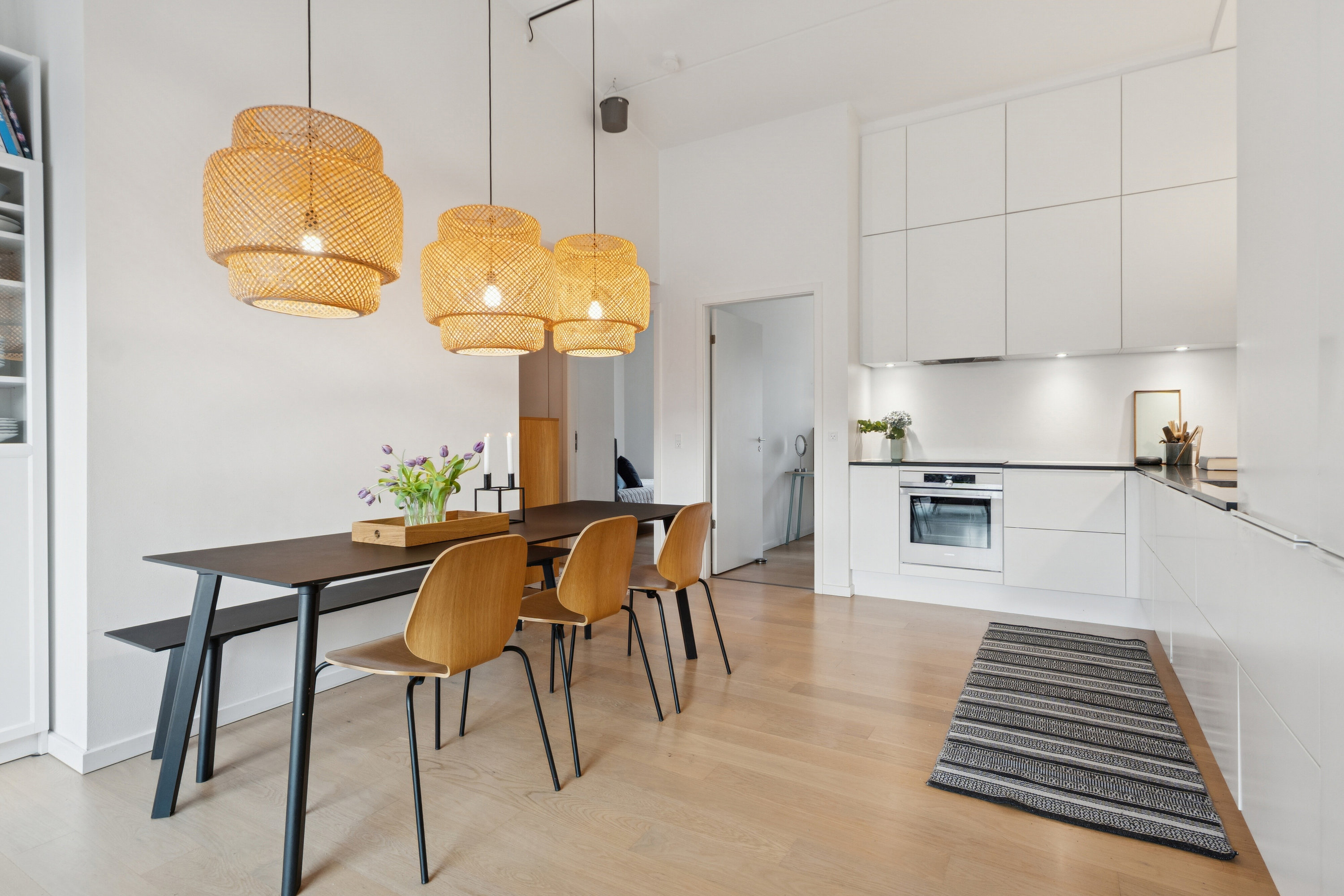 Fremhævet spisestue billede i fuldskærmstilstand. Billede af Frederikskaj 2H, 3. tv., 2450 København SV