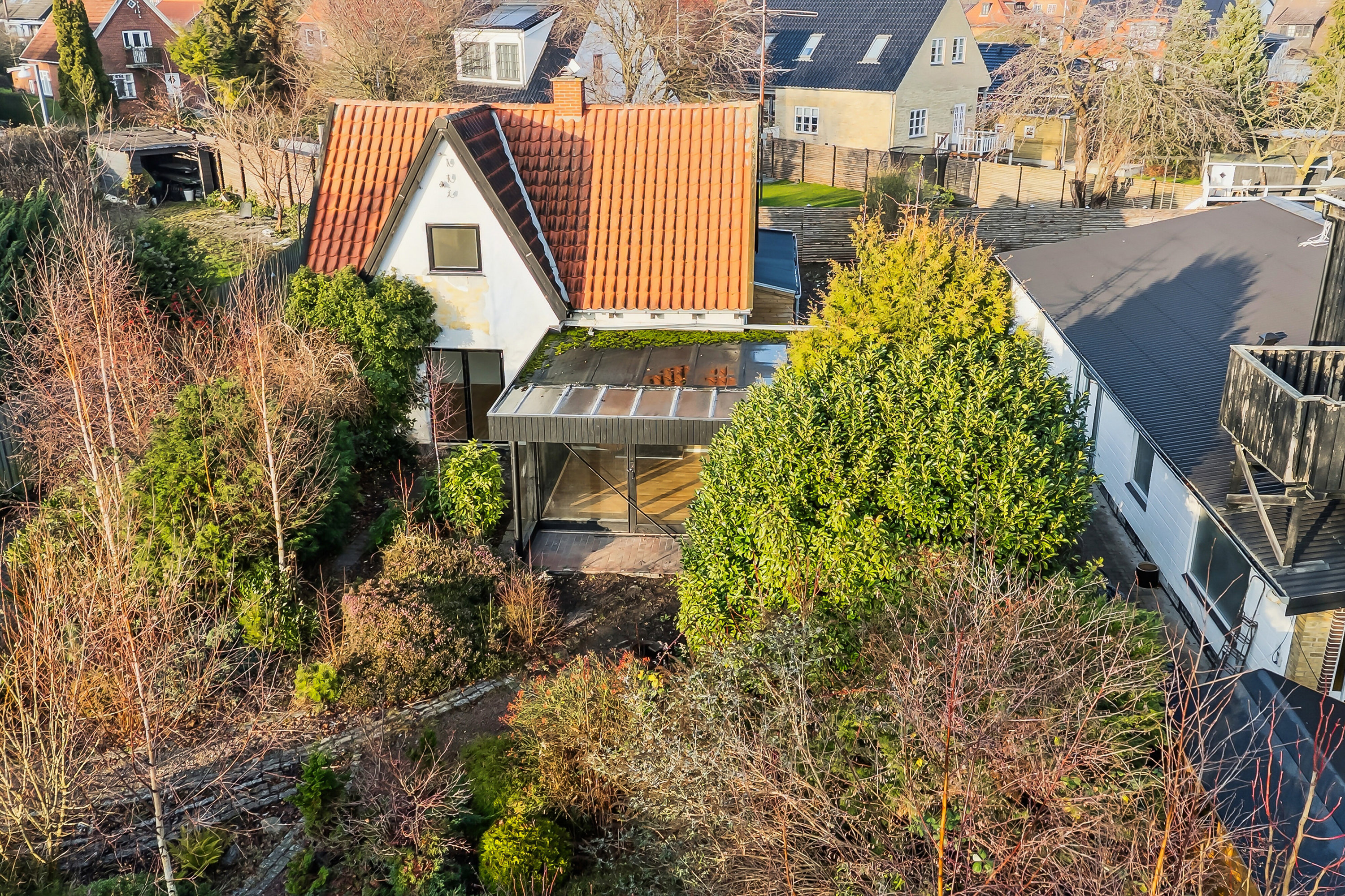 Fremhævet set fra haven billede i fuldskærmstilstand. Billede af Damhus Boulevard 74, 2610 Rødovre