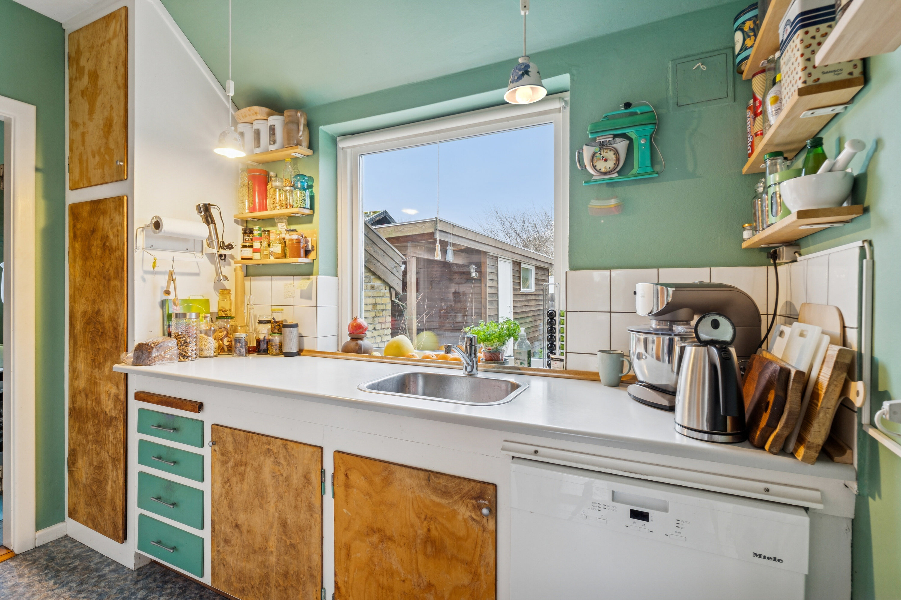 Fremhævet køkken billede i fuldskærmstilstand. Billede af Vinkelvænget 22, 2610 Rødovre