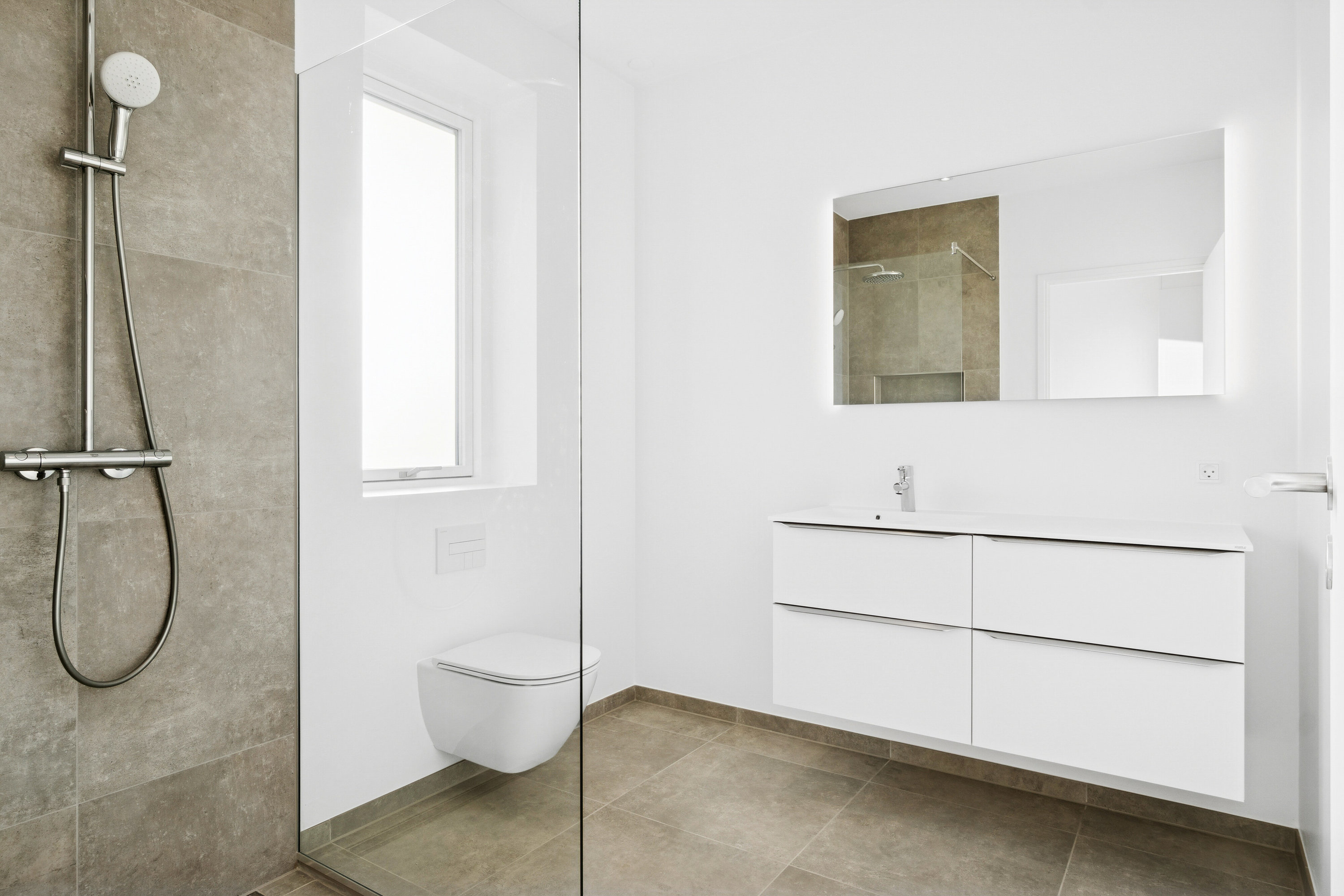 Fremhævet badeværelse billede i fuldskærmstilstand. Billede af Kærsagrene 22, 4700 Næstved