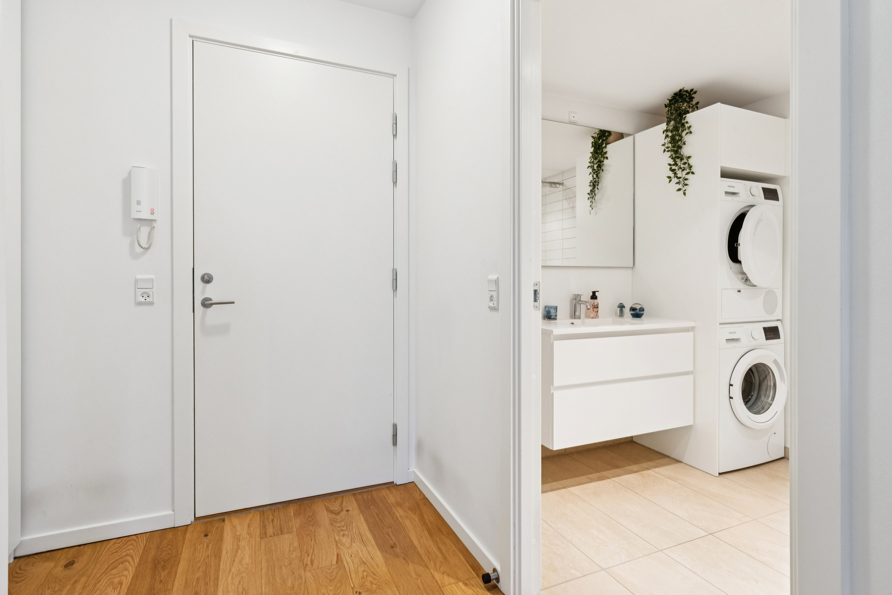 Fremhævet entré billede i fuldskærmstilstand. Billede af Egeparken 3, 10. tv., 9000 Aalborg