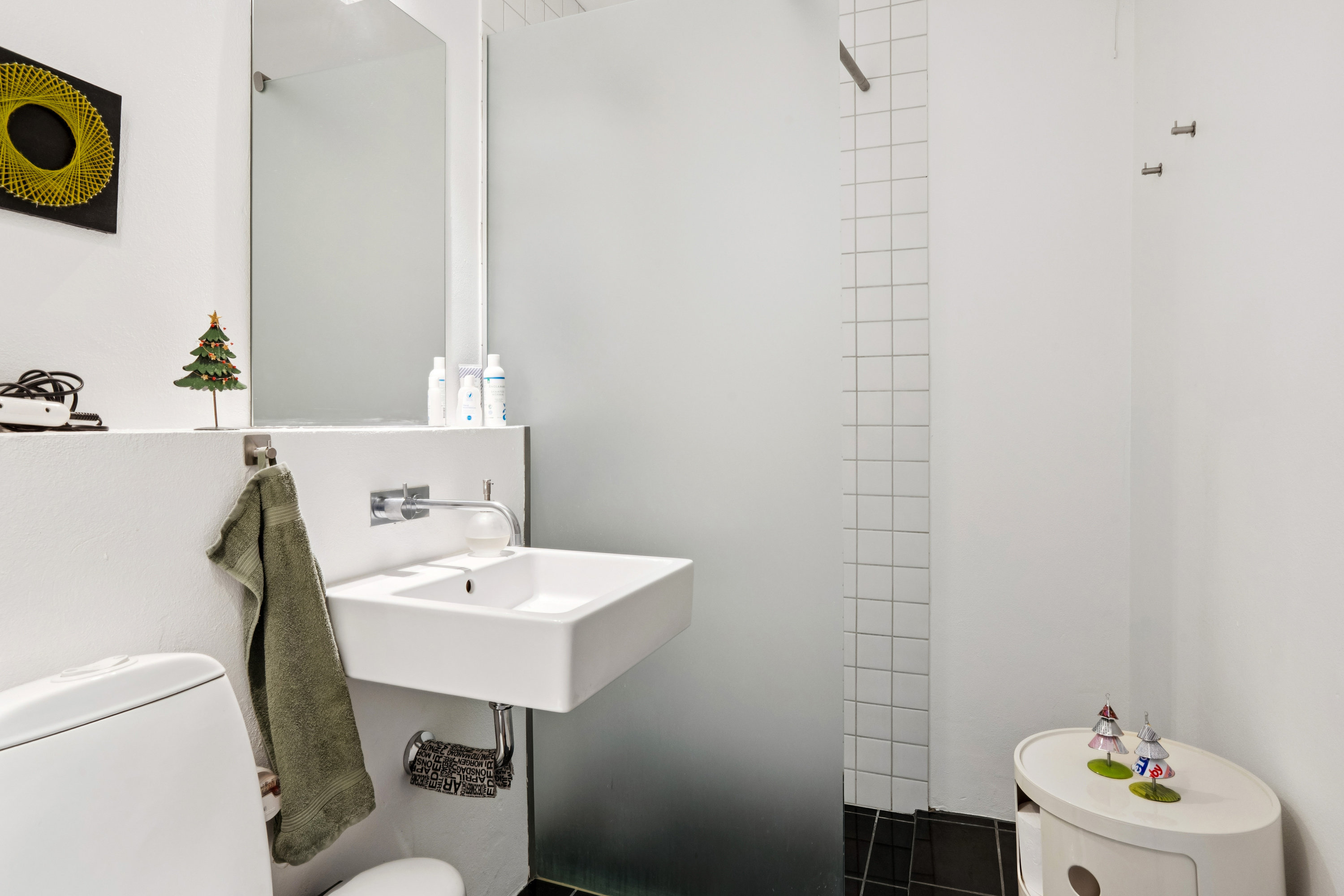 Fremhævet badeværelse billede i fuldskærmstilstand. Billede af Fyrrebakken 16, 2., 9000 Aalborg