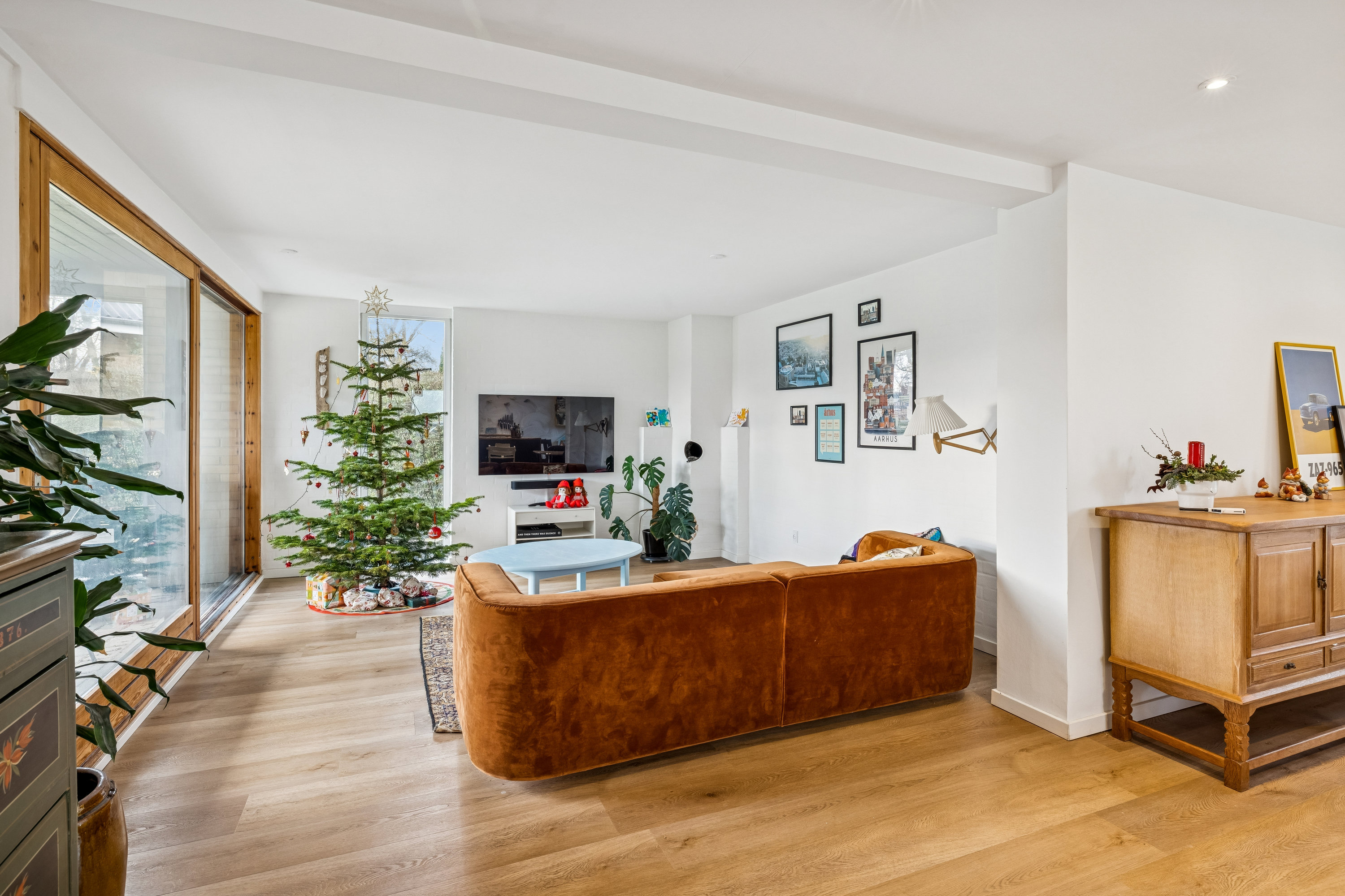 Fremhævet stue billede i fuldskærmstilstand. Billede af Sanatorievej 12, Studstrup, 8541 Skødstrup