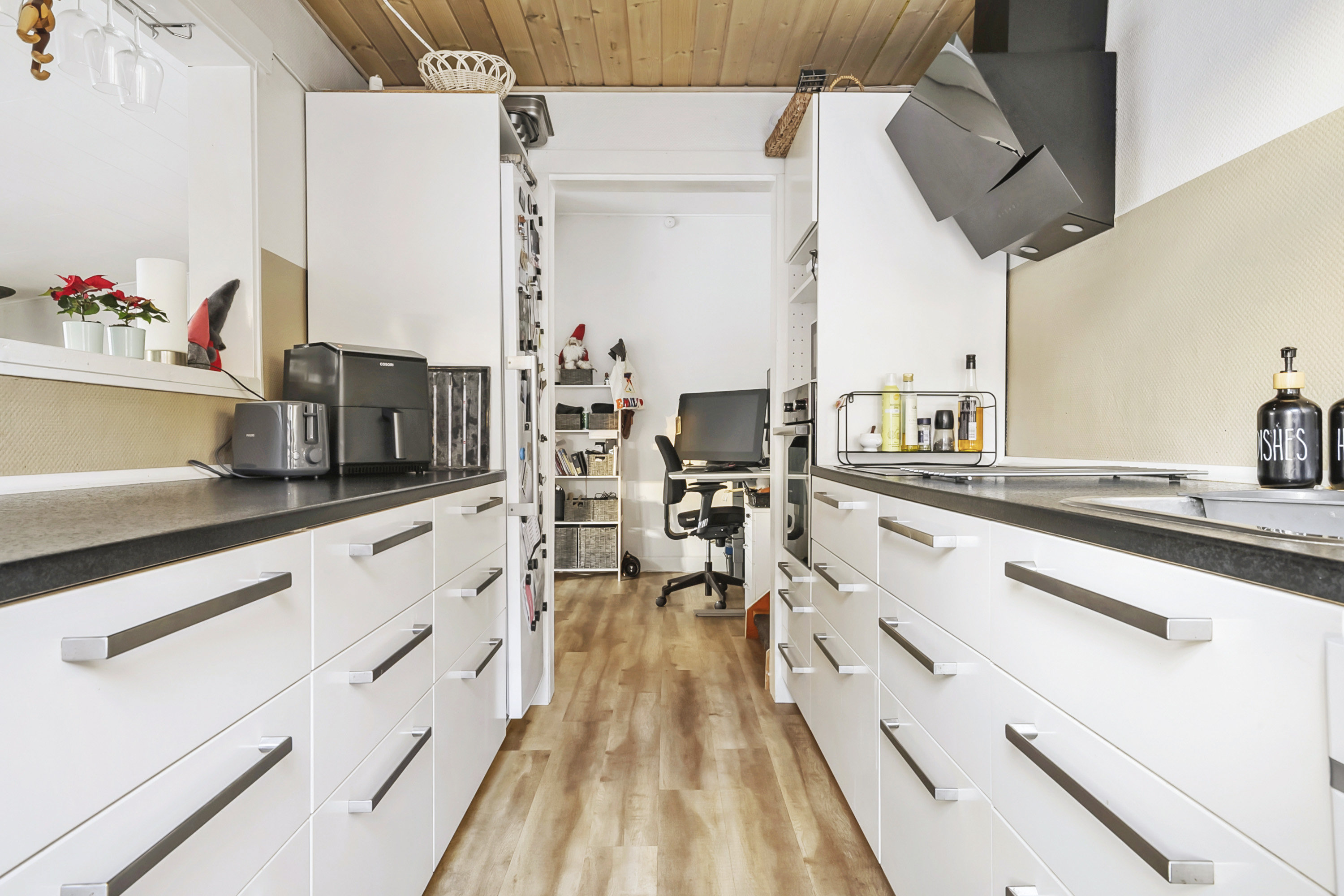 Fremhævet køkken billede i fuldskærmstilstand. Billede af Dyrehegnet 49, 4220 Korsør