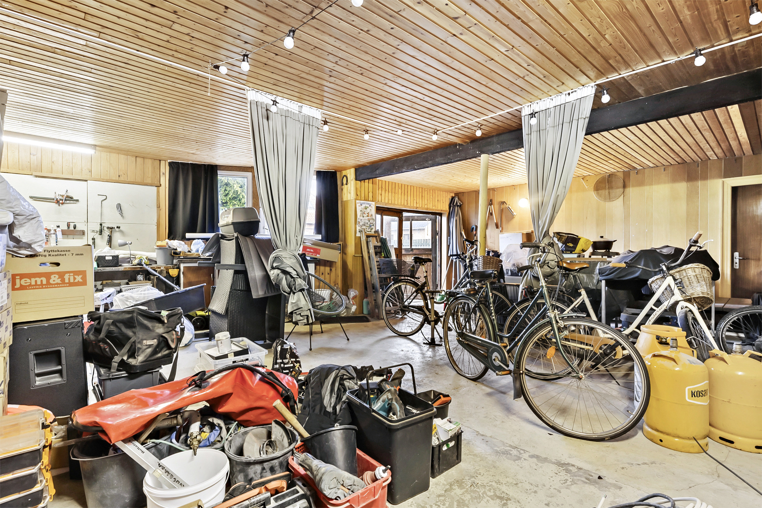 Fremhævet garage billede i fuldskærmstilstand. Billede af Dyrehegnet 49, 4220 Korsør