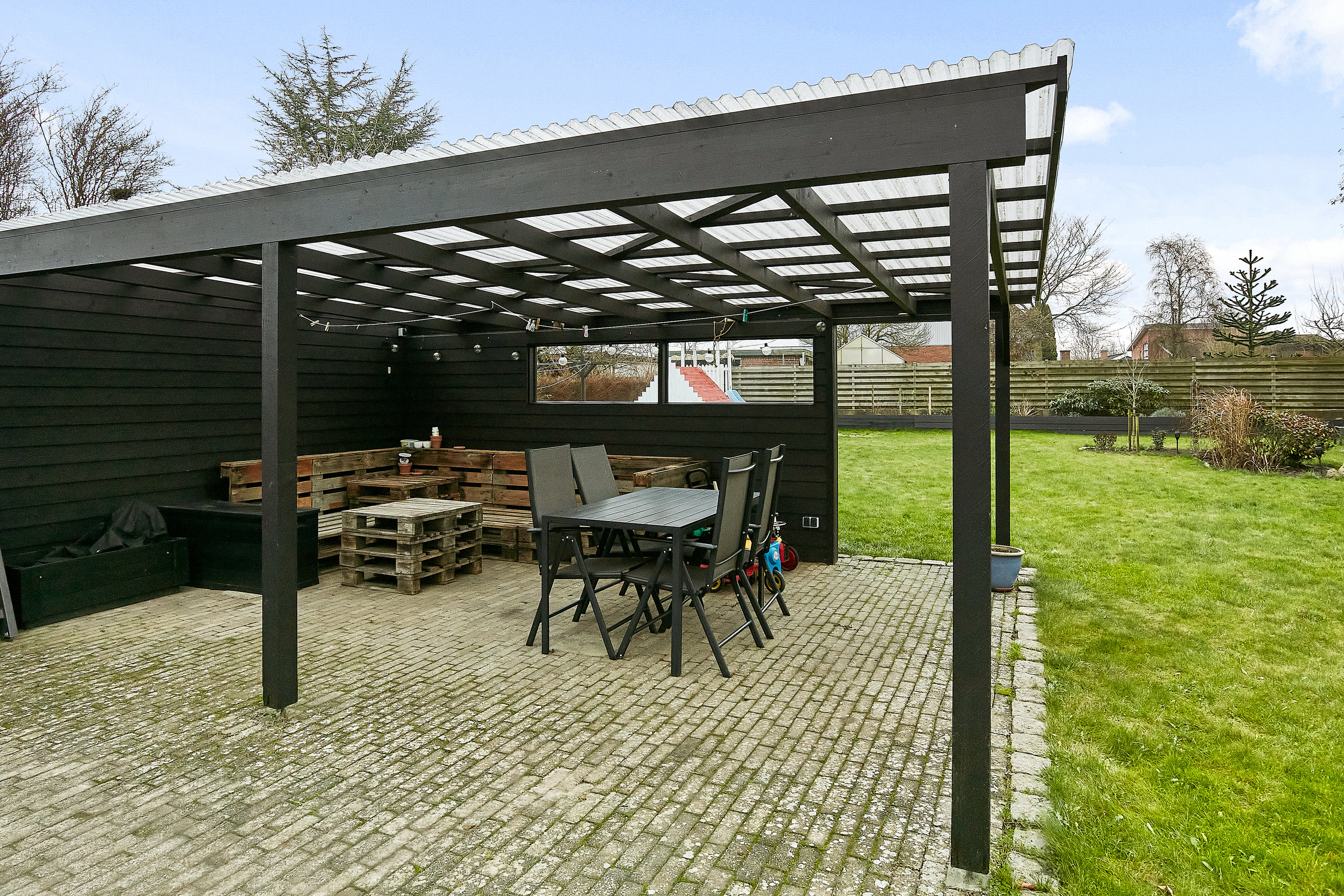 Fremhævet  billede i fuldskærmstilstand. Billede af Skolevej 25, Ølholm, 7160 Tørring