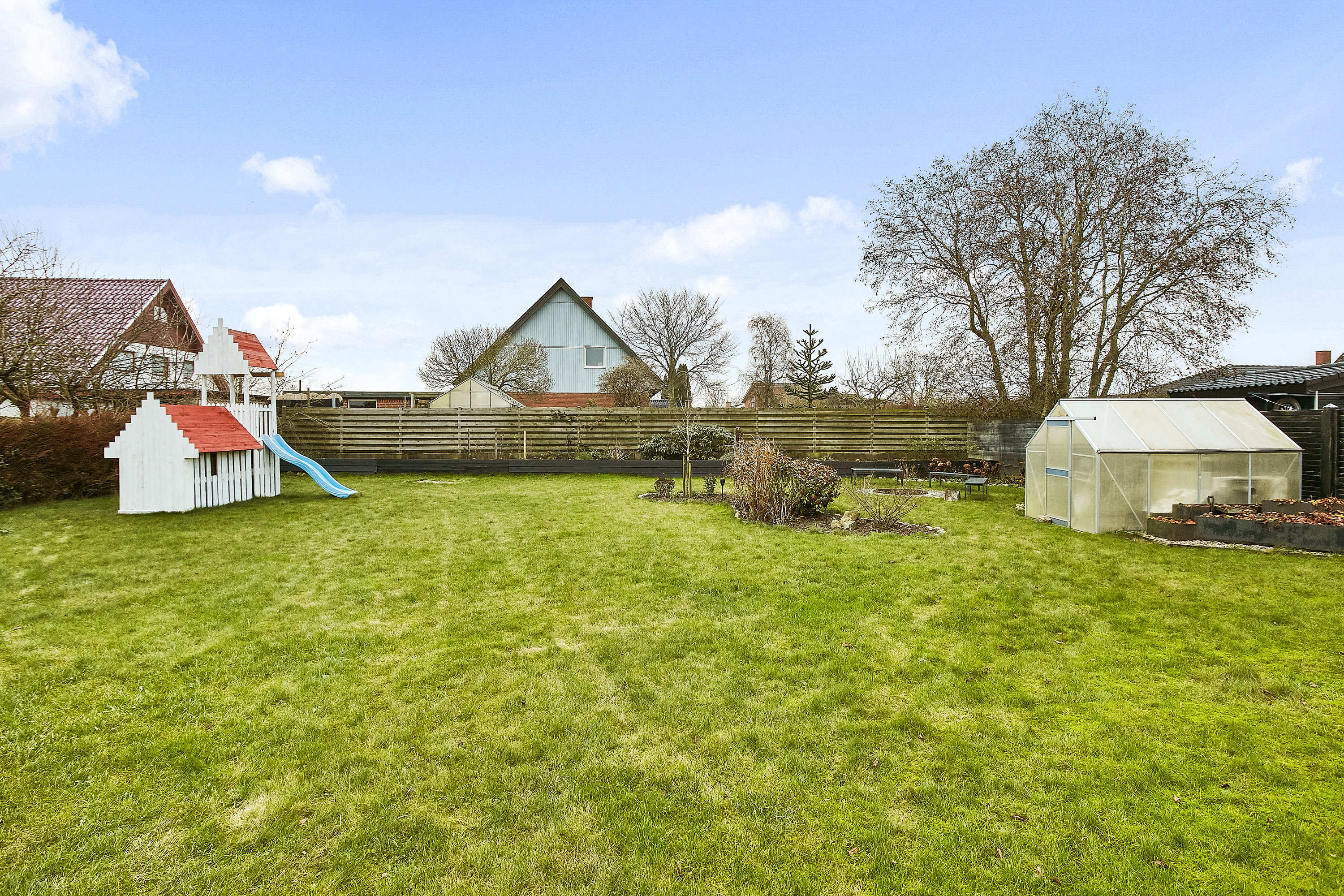 Fremhævet  billede i fuldskærmstilstand. Billede af Skolevej 25, Ølholm, 7160 Tørring