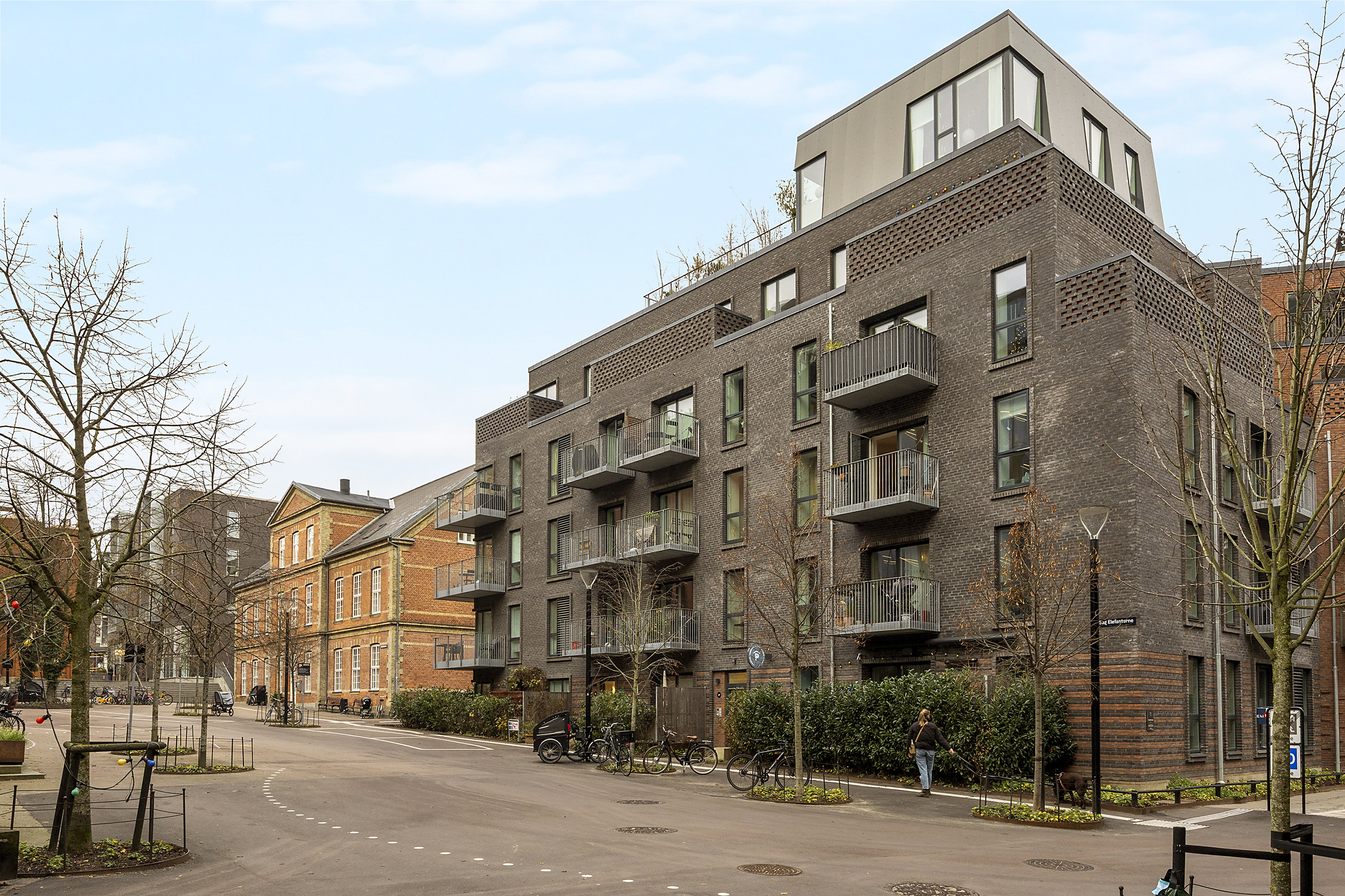 Fremhævet facade billede i fuldskærmstilstand. Billede af Bag Elefanterne 27, 2. th., 1799 København V