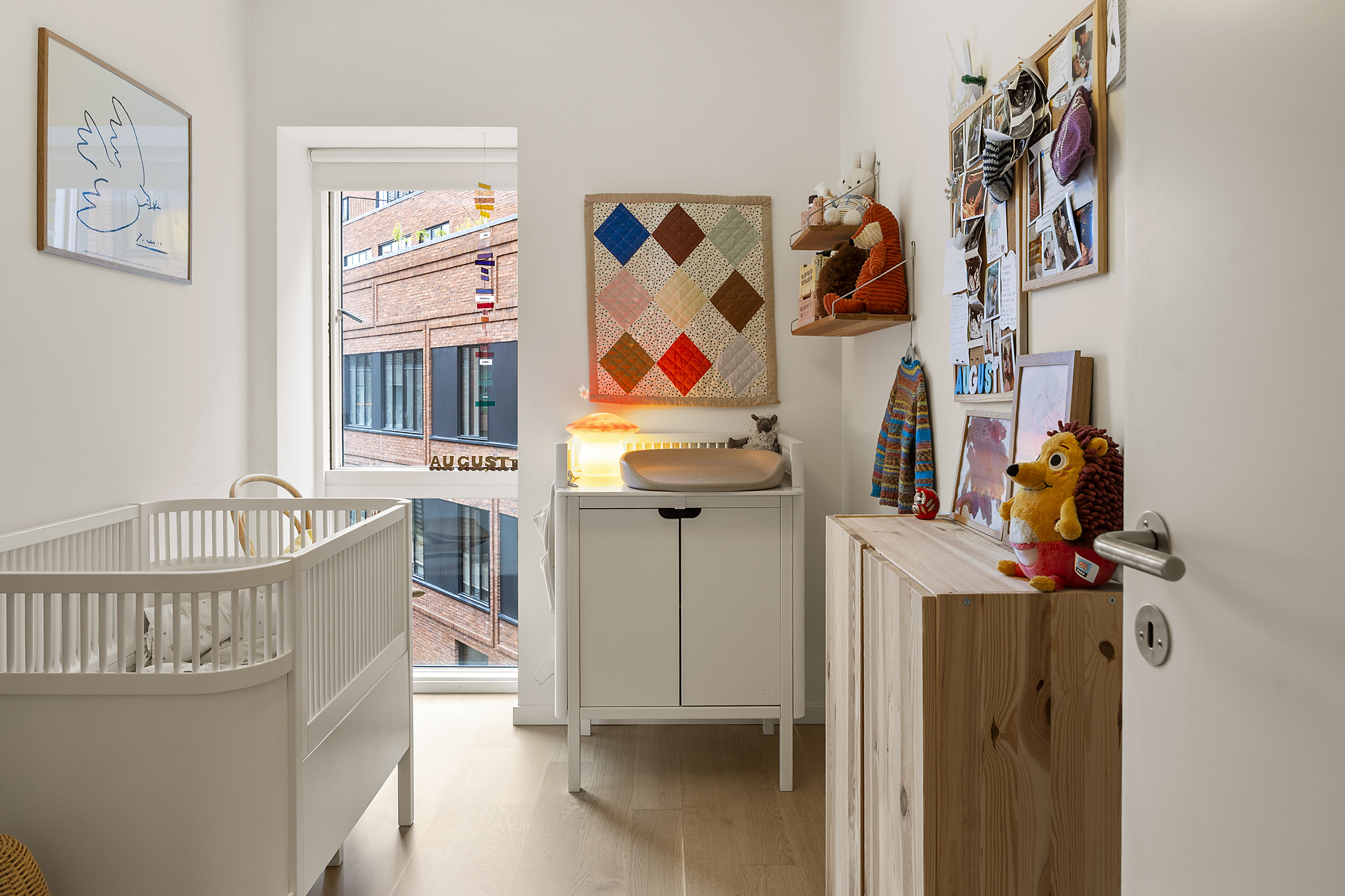 Fremhævet værelse billede i fuldskærmstilstand. Billede af Bag Elefanterne 27, 2. th., 1799 København V