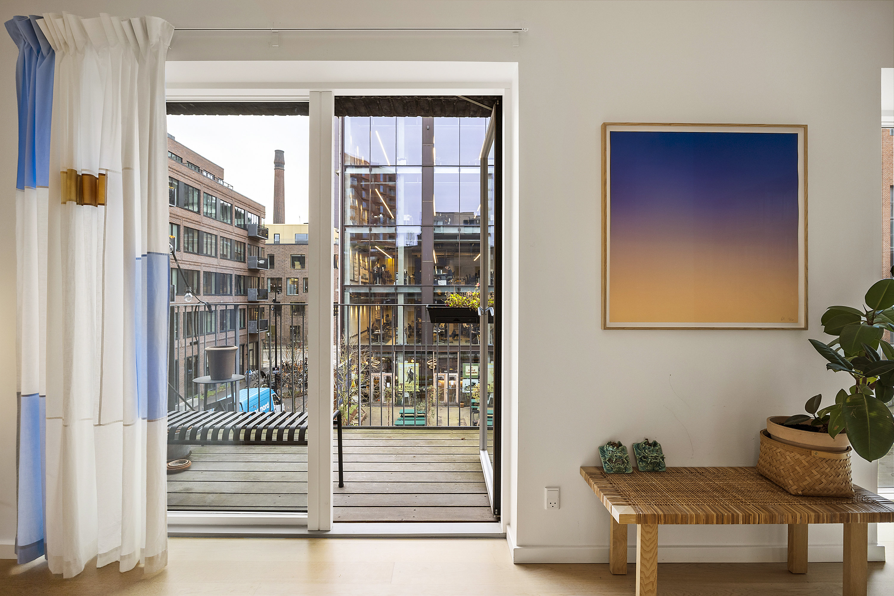 Fremhævet stue billede i fuldskærmstilstand. Billede af Bag Elefanterne 27, 2. th., 1799 København V