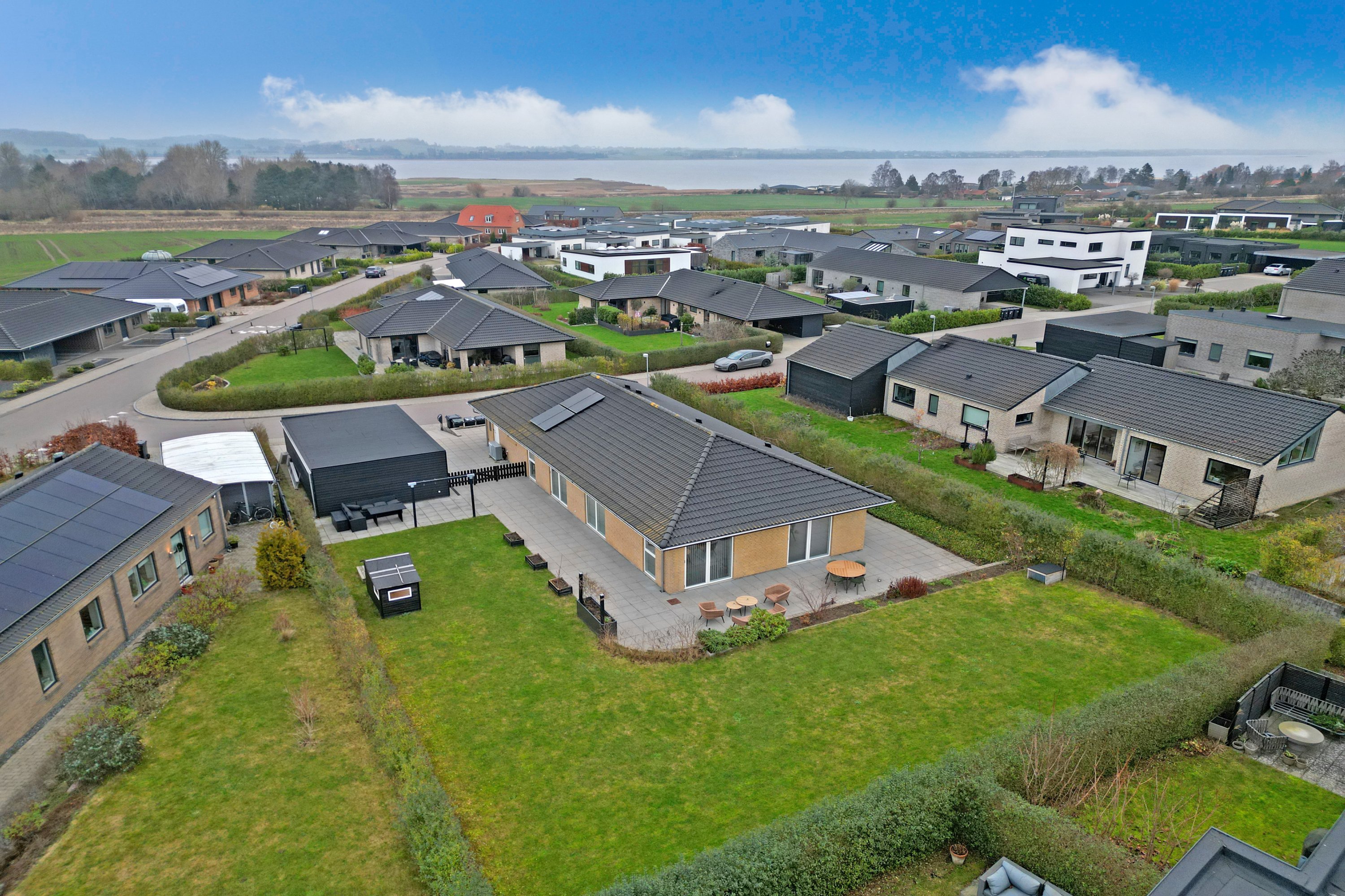 Fremhævet luftfoto billede i fuldskærmstilstand. Billede af Fjorddraget 4, 4300 Holbæk