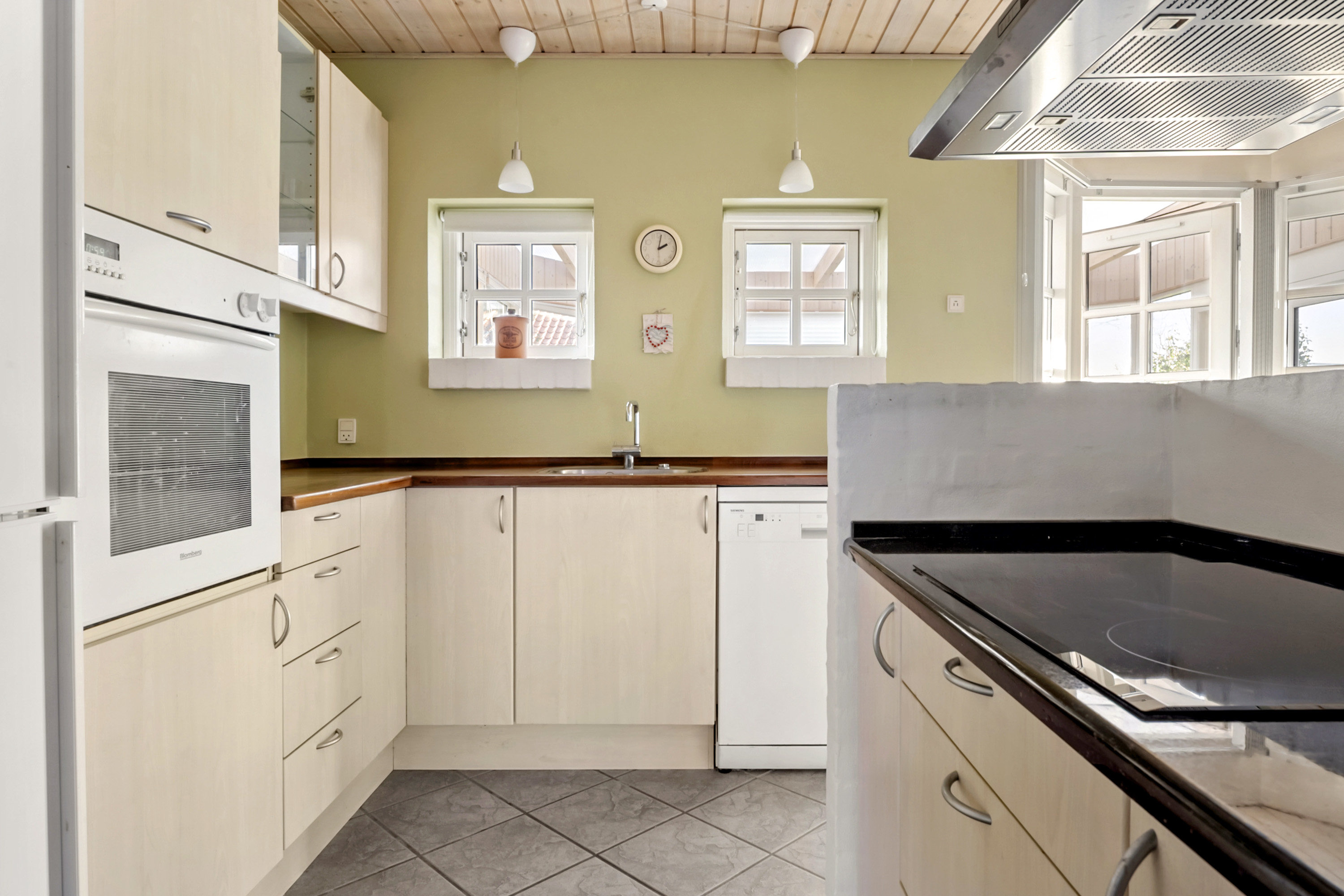 Fremhævet køkken billede i fuldskærmstilstand. Billede af Højen 5, Korsør Syd, 4220 Korsør