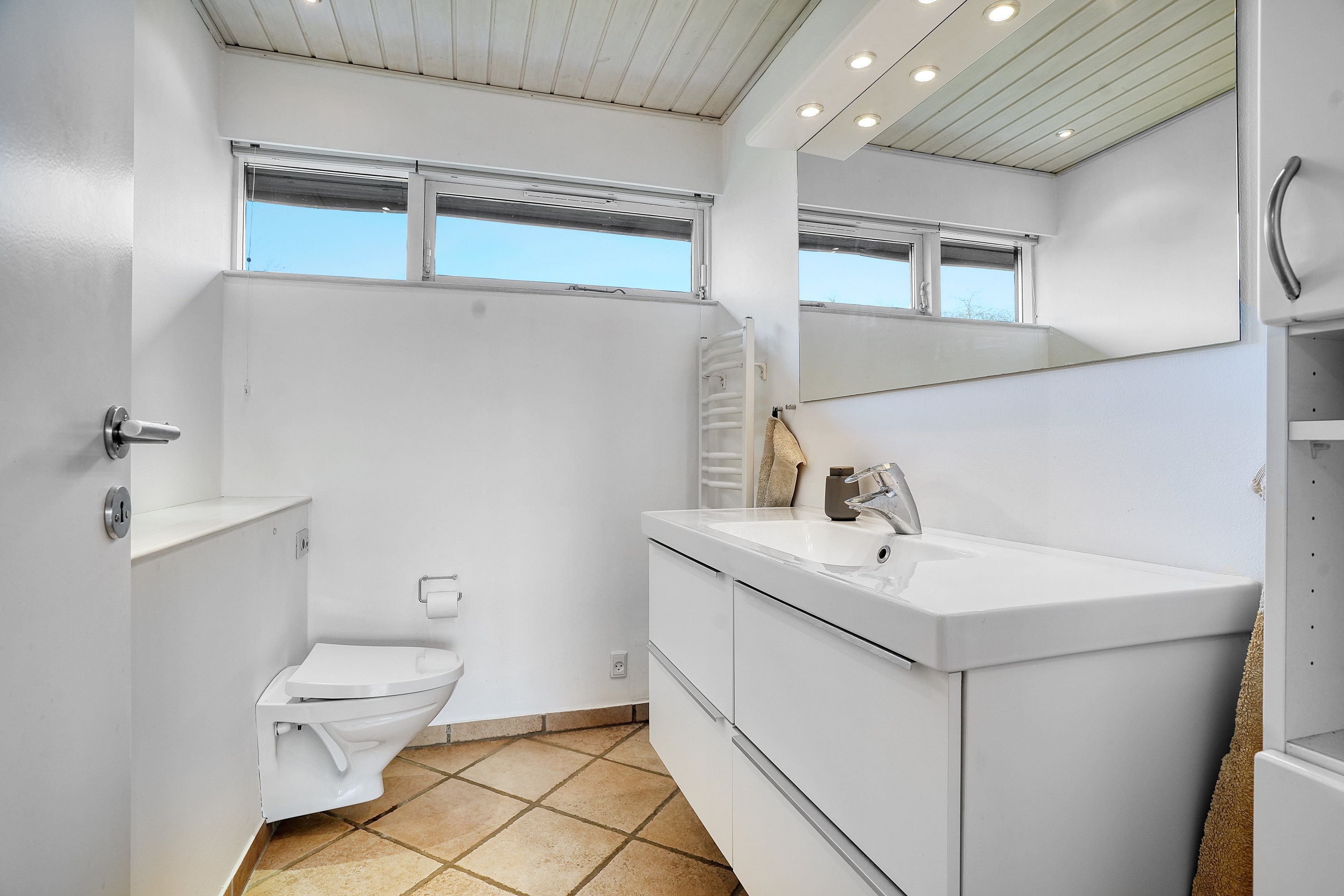 Fremhævet badeværelse billede i fuldskærmstilstand. Billede af Maglegårdsvej 601, 3480 Fredensborg