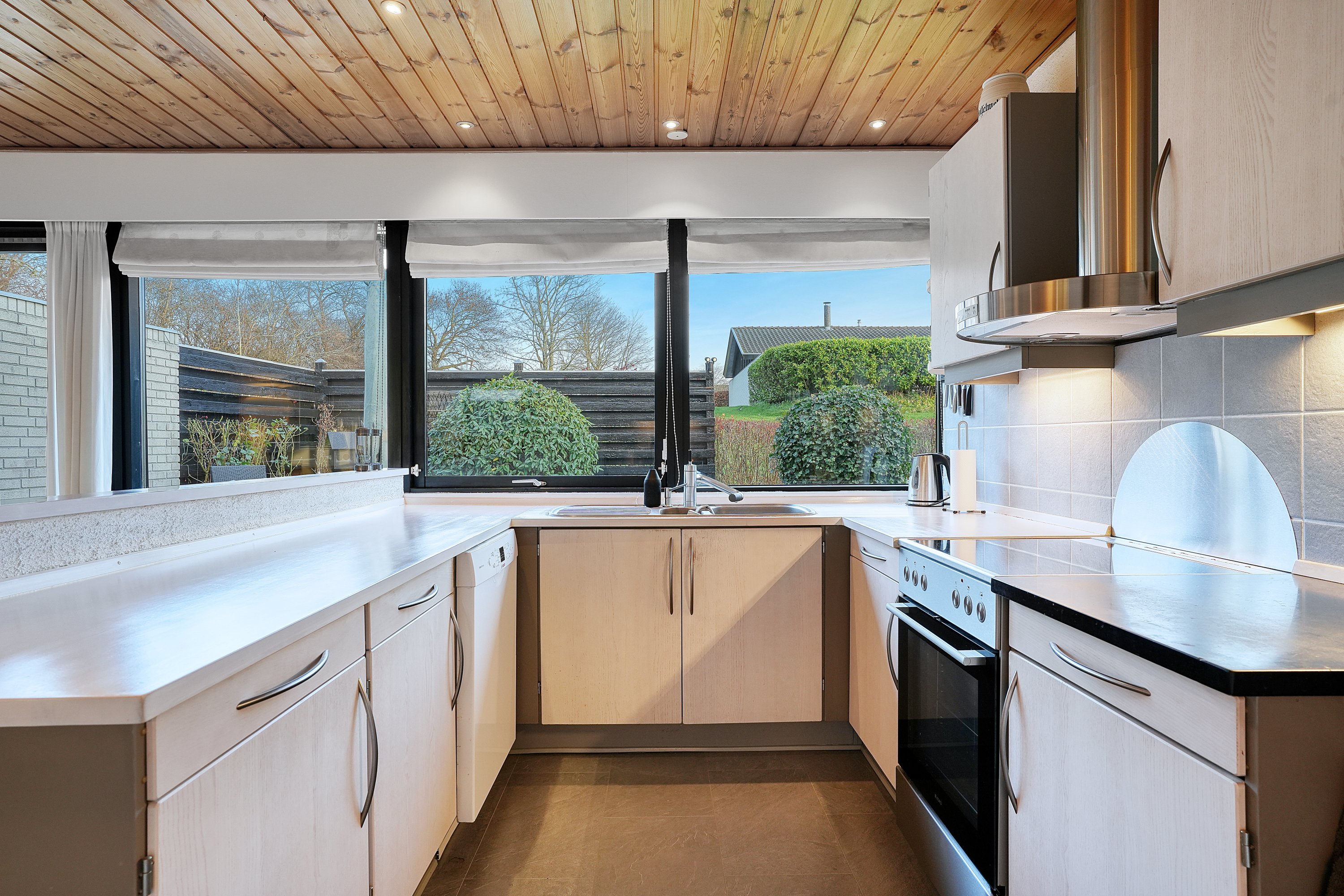 Fremhævet køkken billede i fuldskærmstilstand. Billede af Maglegårdsvej 601, 3480 Fredensborg