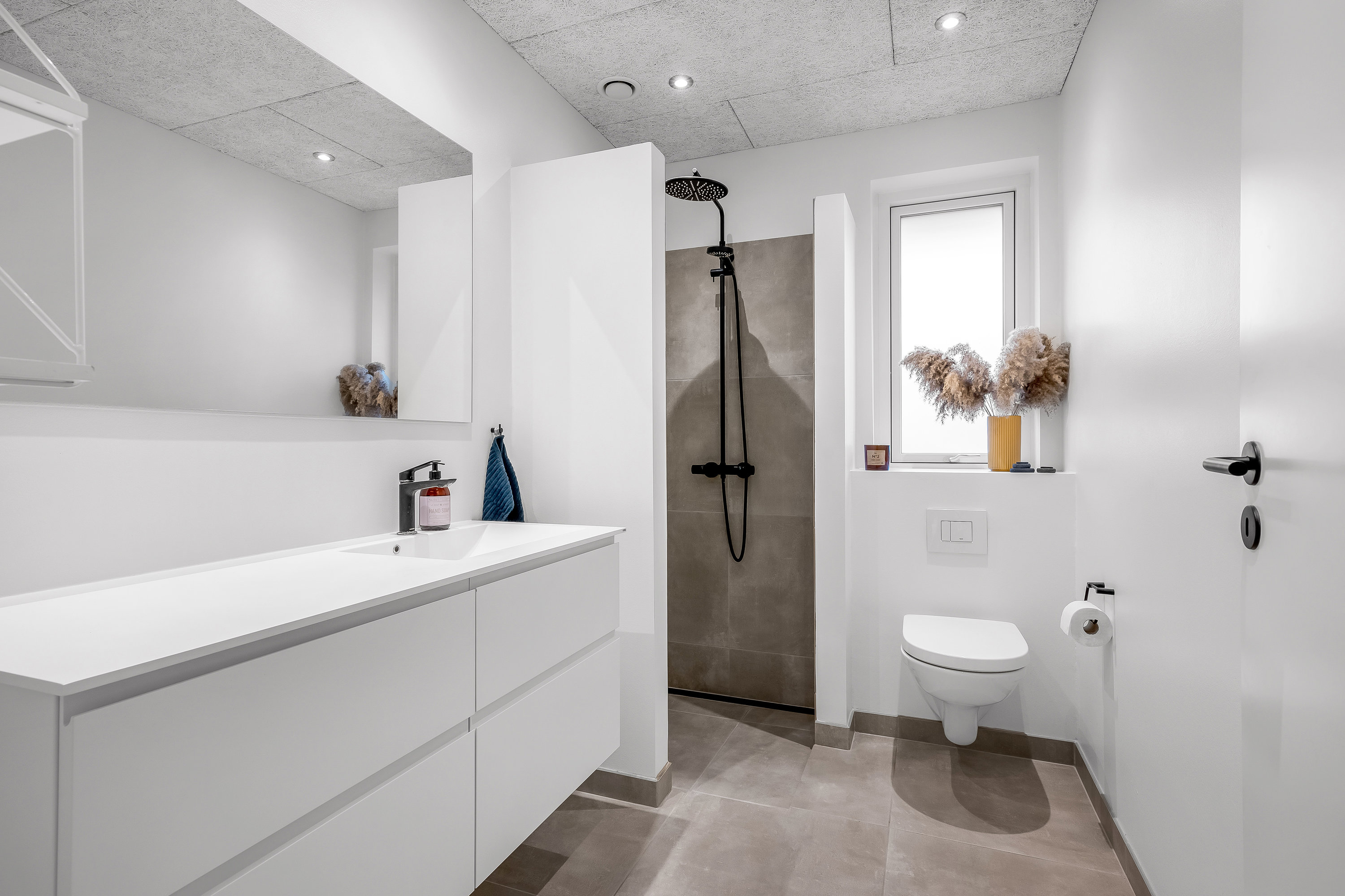 Fremhævet badeværelse billede i fuldskærmstilstand. Billede af Suensonsvej 46, 7500 Holstebro