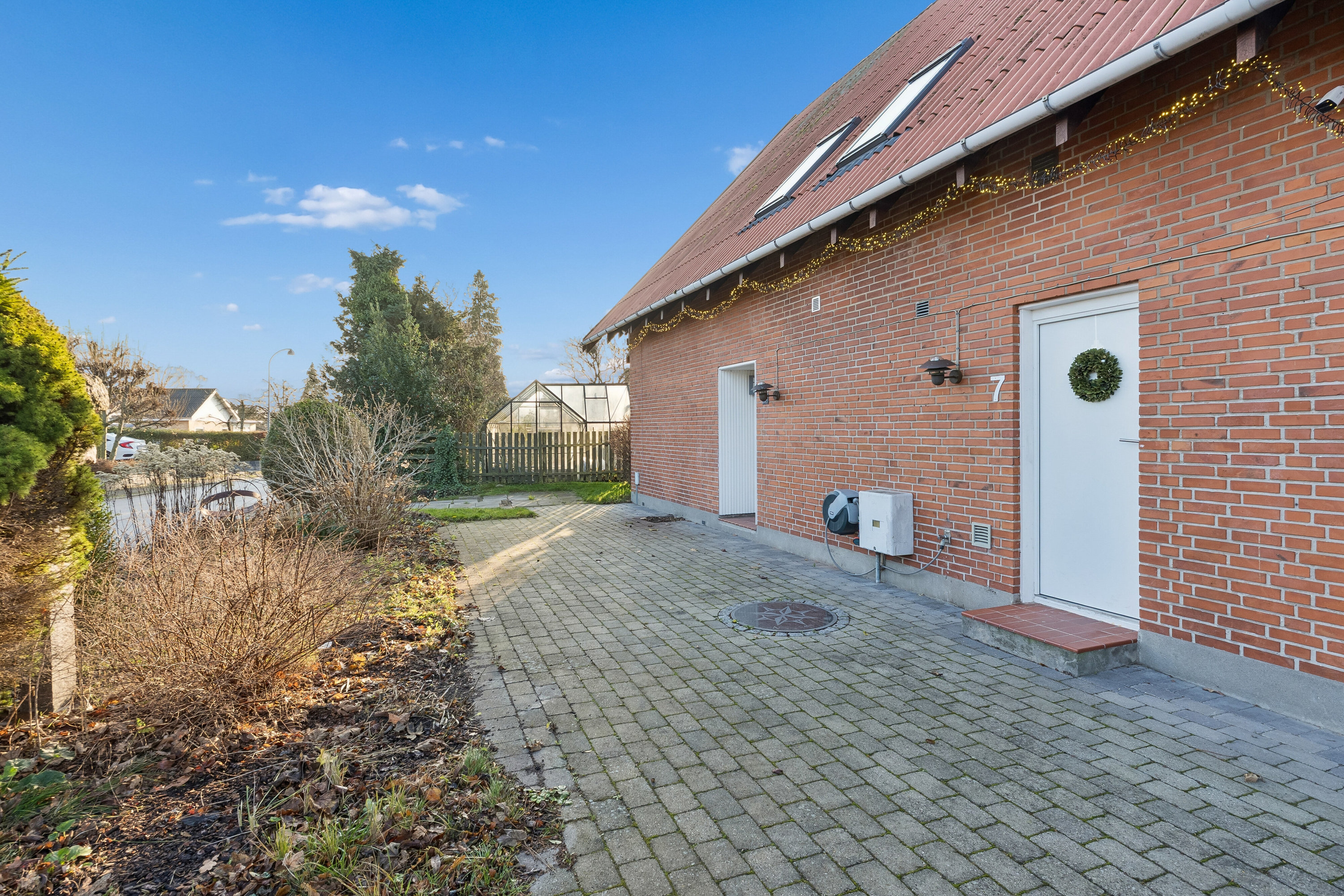 Fremhævet udendørs billede i fuldskærmstilstand. Billede af Rudbølvej 7, 2650 Hvidovre