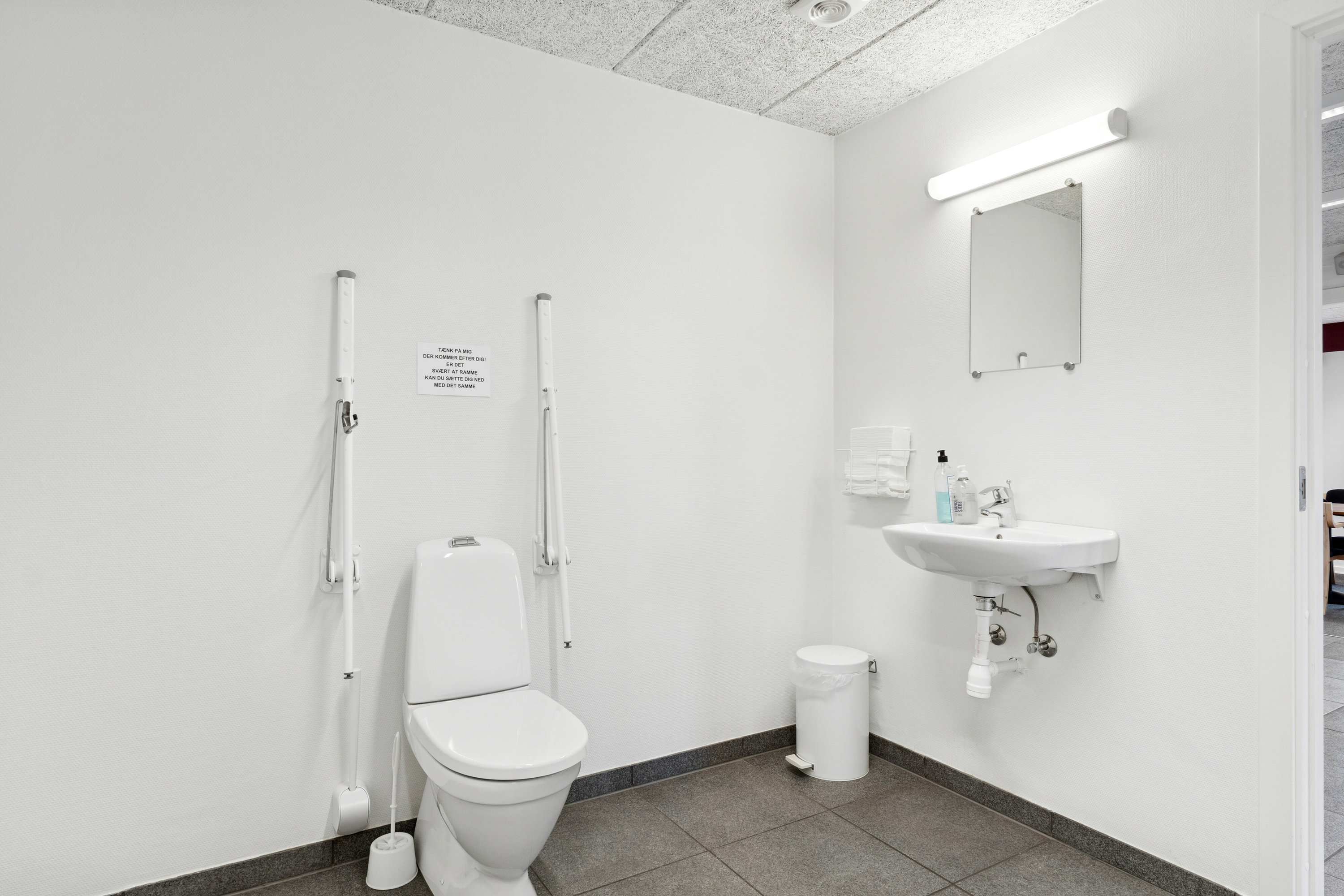 Fremhævet badeværelse billede i fuldskærmstilstand. Billede af Søndergade 47, 7760 Hurup Thy