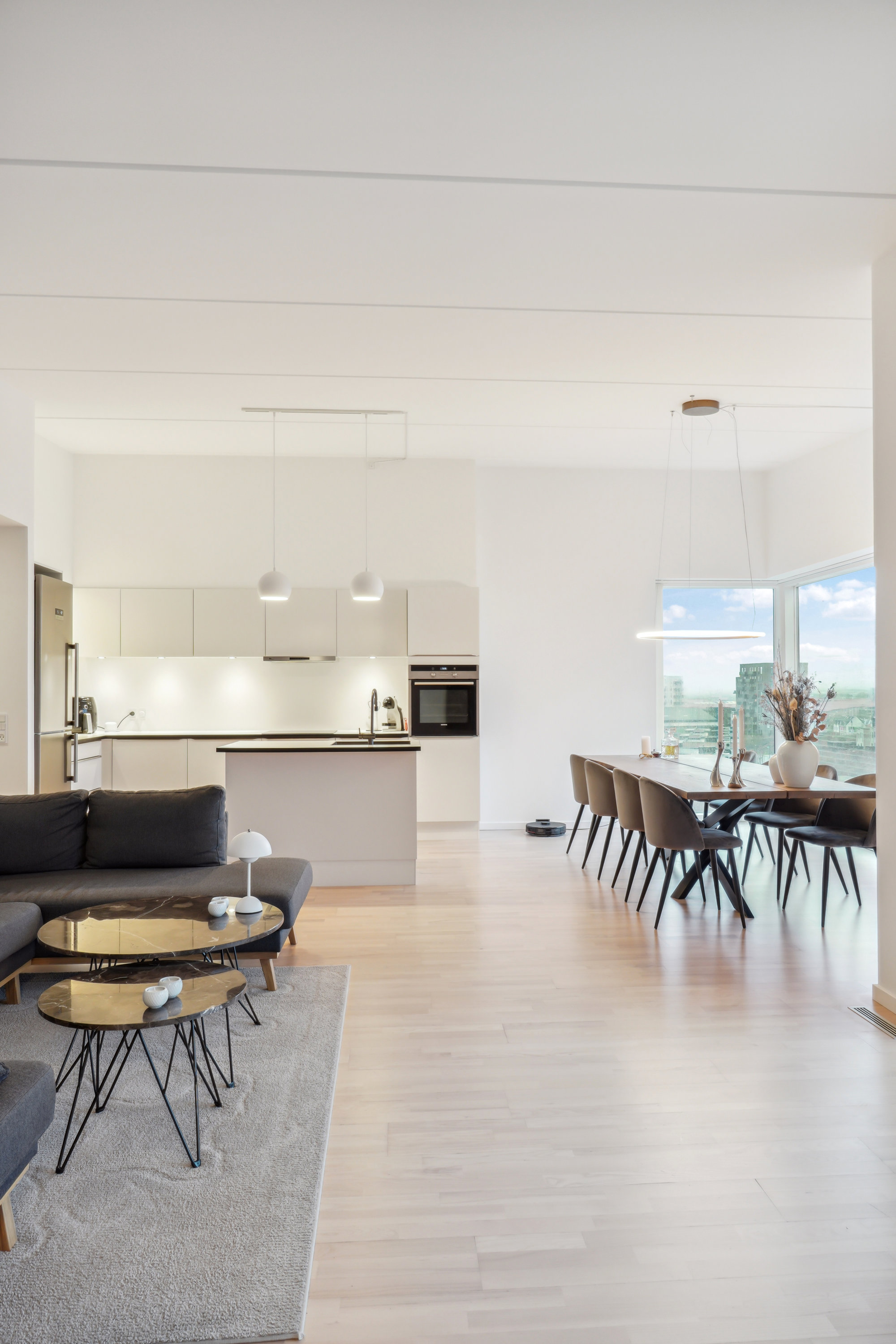 Fremhævet køkken-alrum billede i fuldskærmstilstand. Billede af Kridtsløjfen 21, 5. 4., 9000 Aalborg