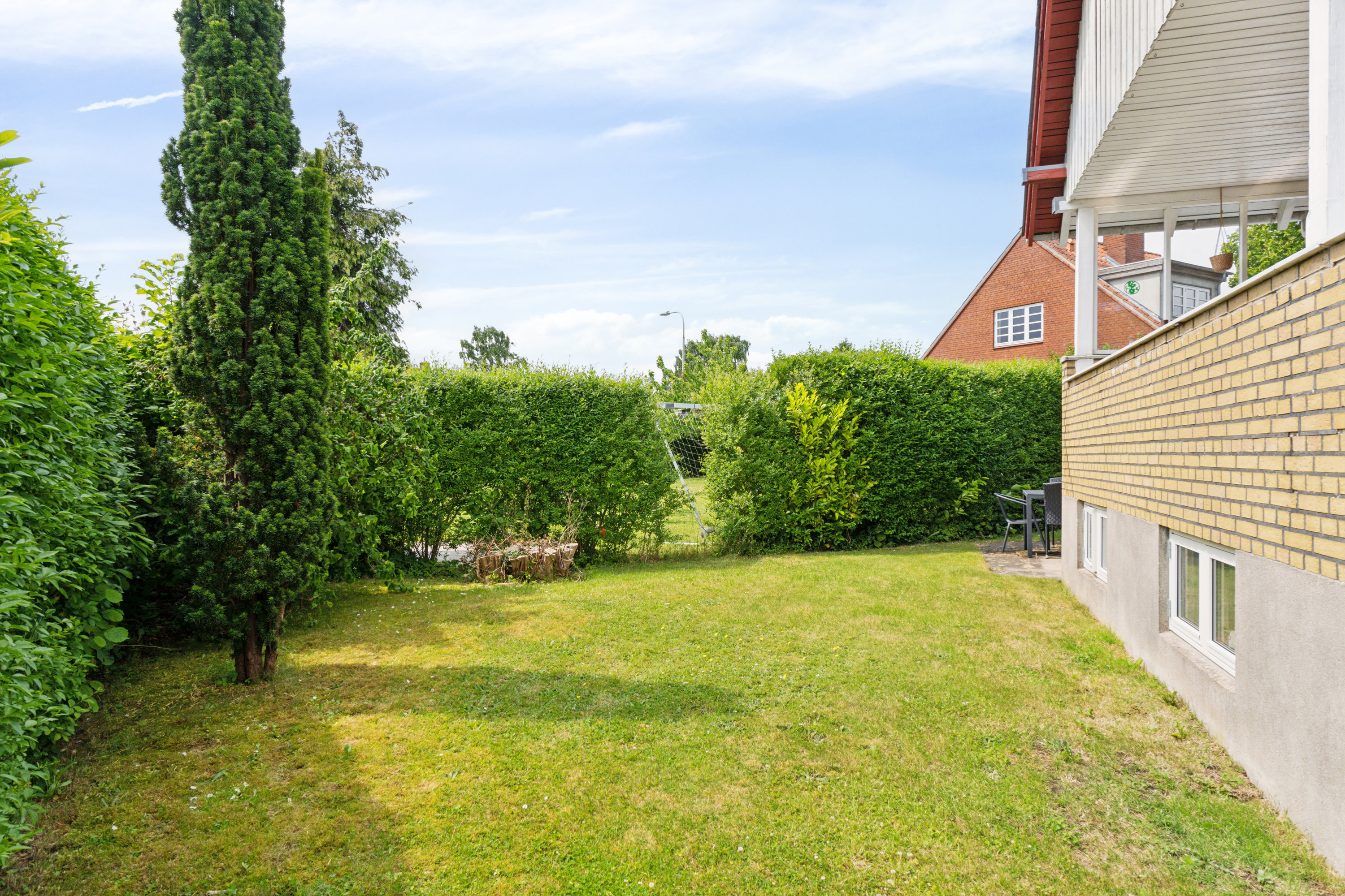Fremhævet set fra haven billede i fuldskærmstilstand. Billede af Lundsvej 2, 5800 Nyborg