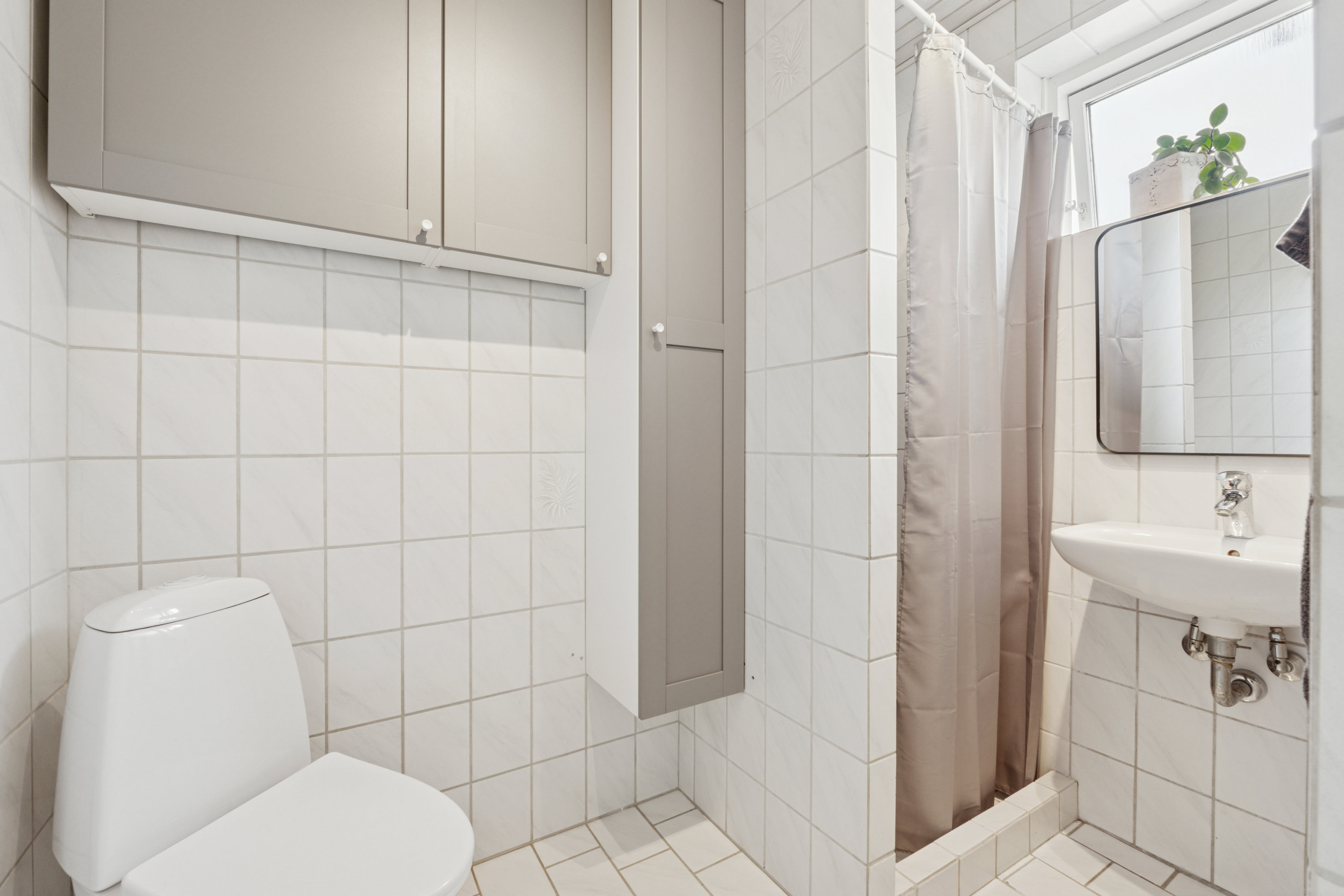 Fremhævet toilet billede i fuldskærmstilstand. Billede af Lundsvej 2, 5800 Nyborg