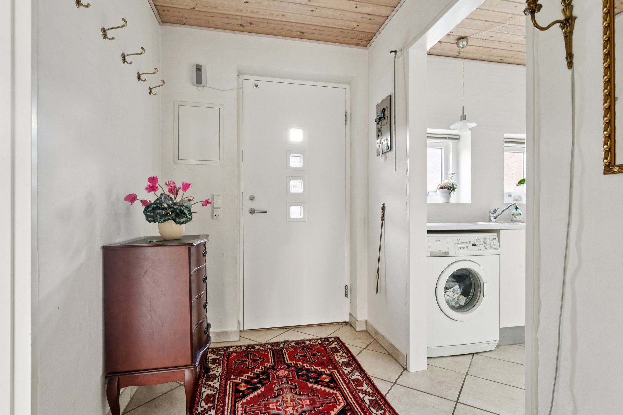 Fremhævet entré billede i fuldskærmstilstand. Billede af Ledavej 3, Paderup, 8960 Randers SØ