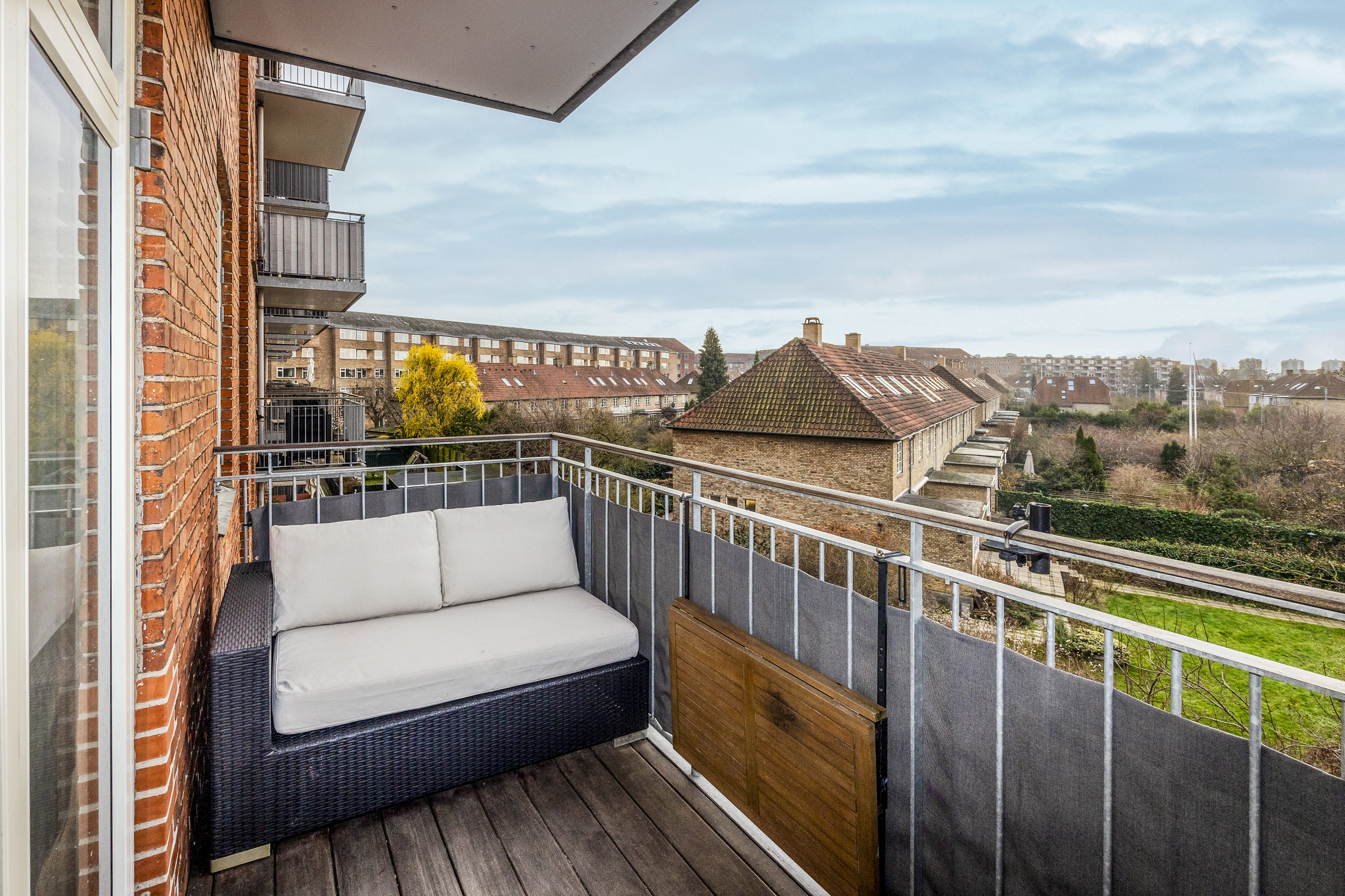 Fremhævet  billede i fuldskærmstilstand. Billede af Finsensvej 79, 2. th., 2000 Frederiksberg