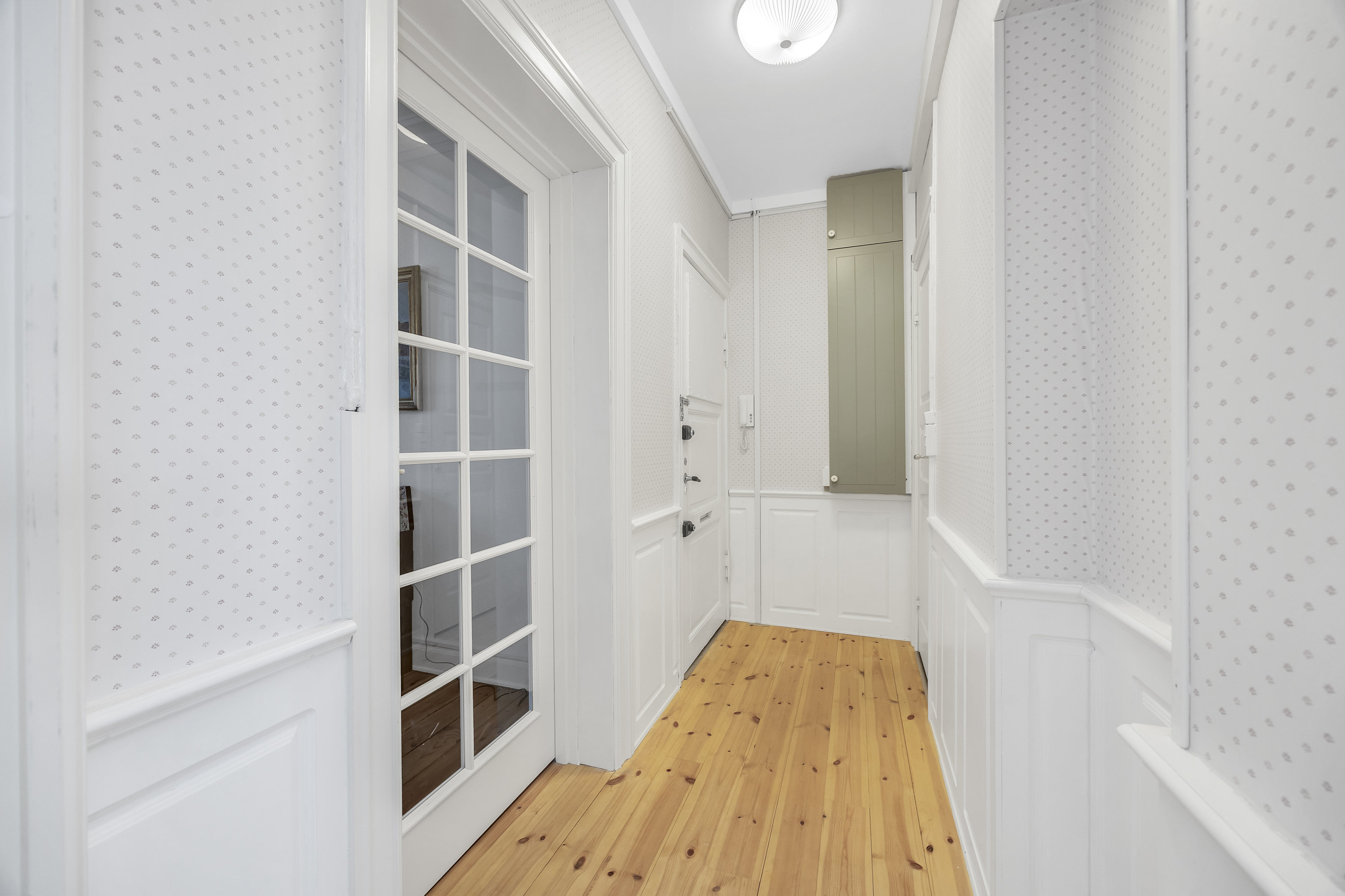 Fremhævet  billede i fuldskærmstilstand. Billede af Finsensvej 79, 2. th., 2000 Frederiksberg