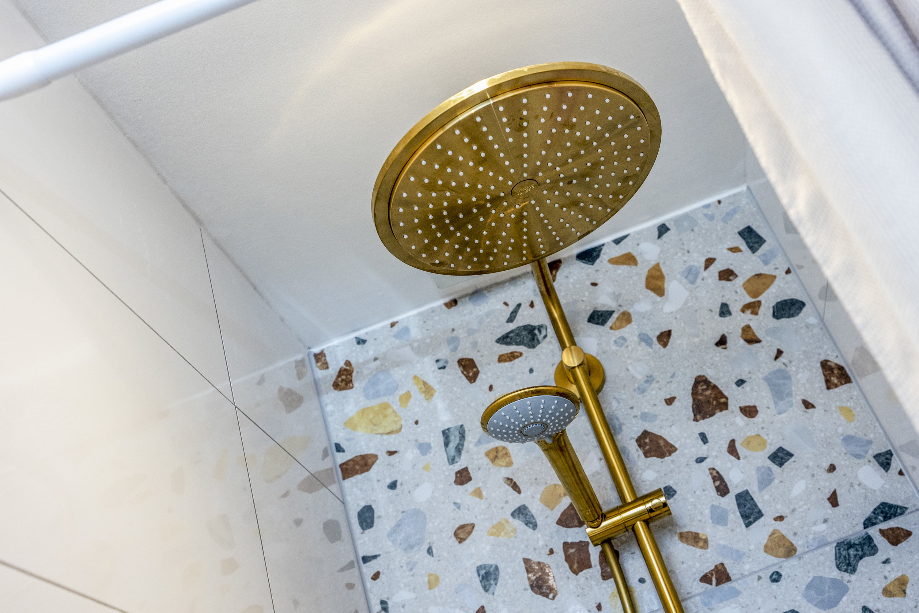 Fremhævet  billede i fuldskærmstilstand. Billede af Finsensvej 79, 2. th., 2000 Frederiksberg