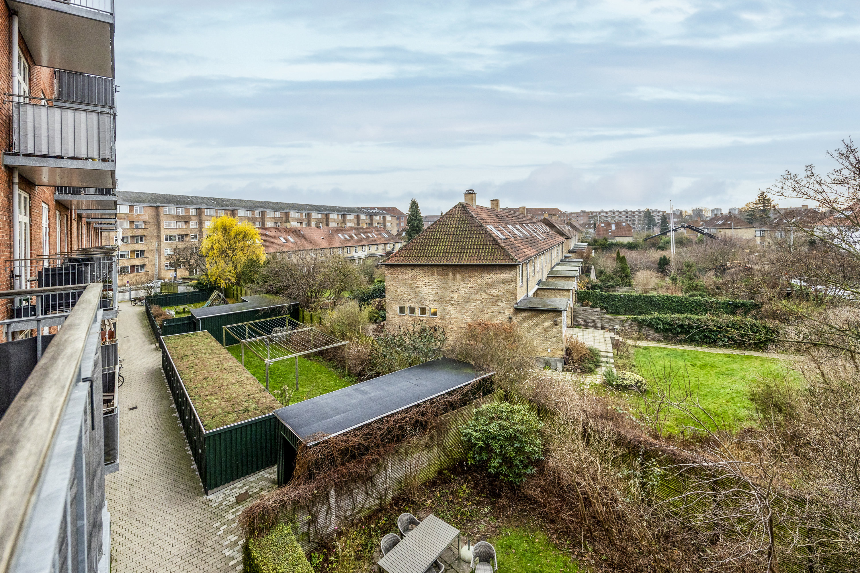 Fremhævet  billede i fuldskærmstilstand. Billede af Finsensvej 79, 2. th., 2000 Frederiksberg