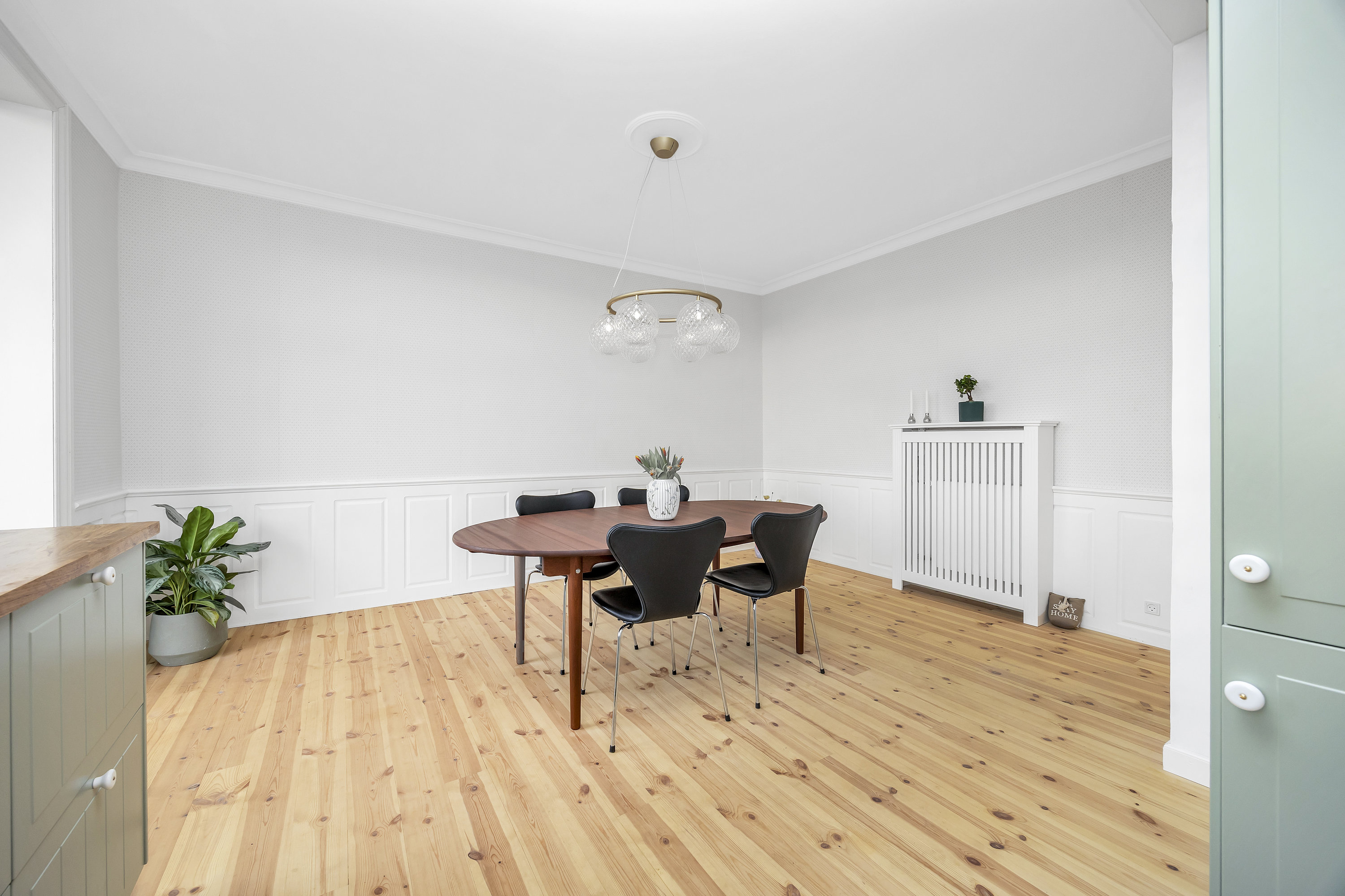 Fremhævet  billede i fuldskærmstilstand. Billede af Finsensvej 79, 2. th., 2000 Frederiksberg