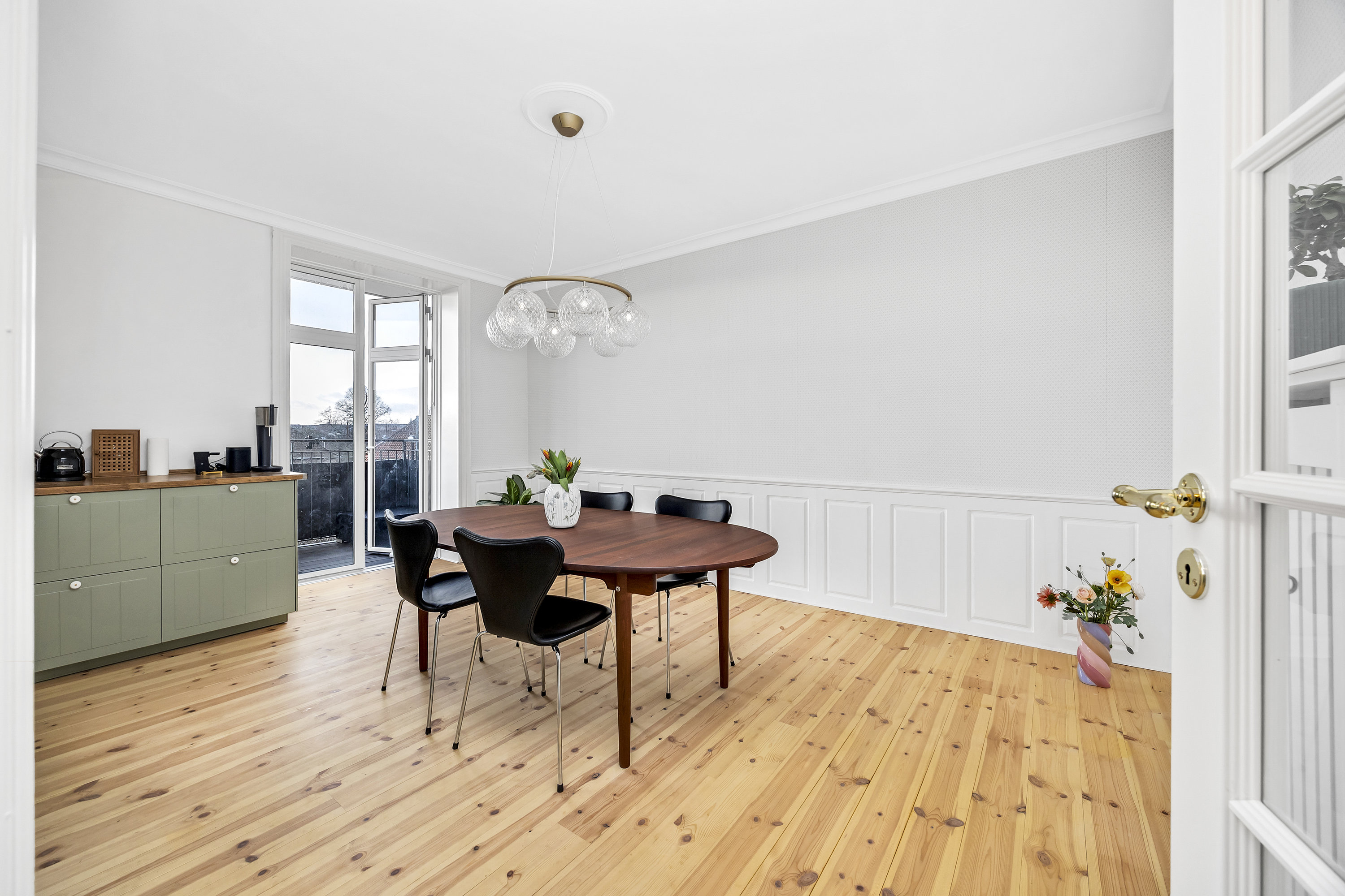 Fremhævet  billede i fuldskærmstilstand. Billede af Finsensvej 79, 2. th., 2000 Frederiksberg