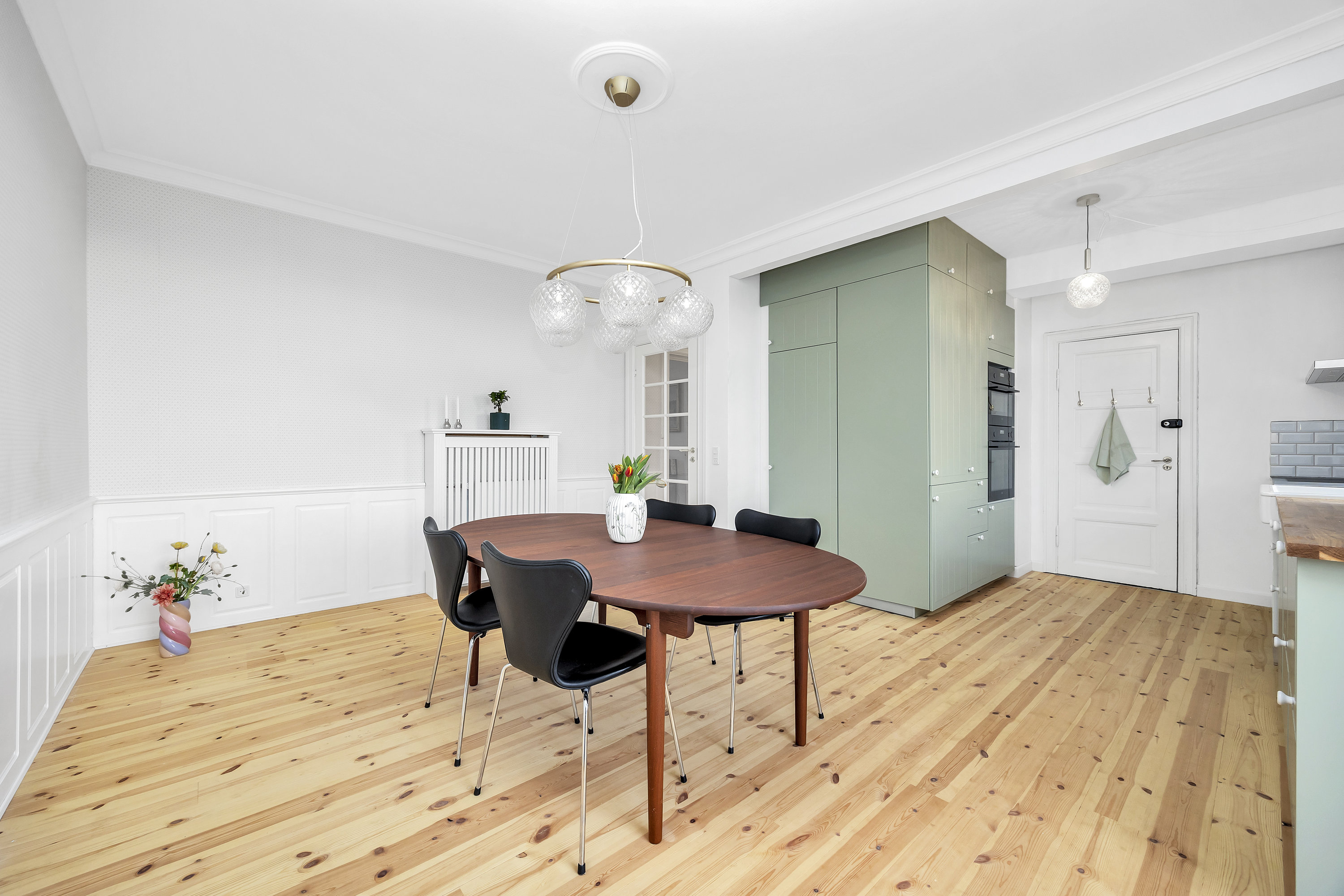 Fremhævet  billede i fuldskærmstilstand. Billede af Finsensvej 79, 2. th., 2000 Frederiksberg