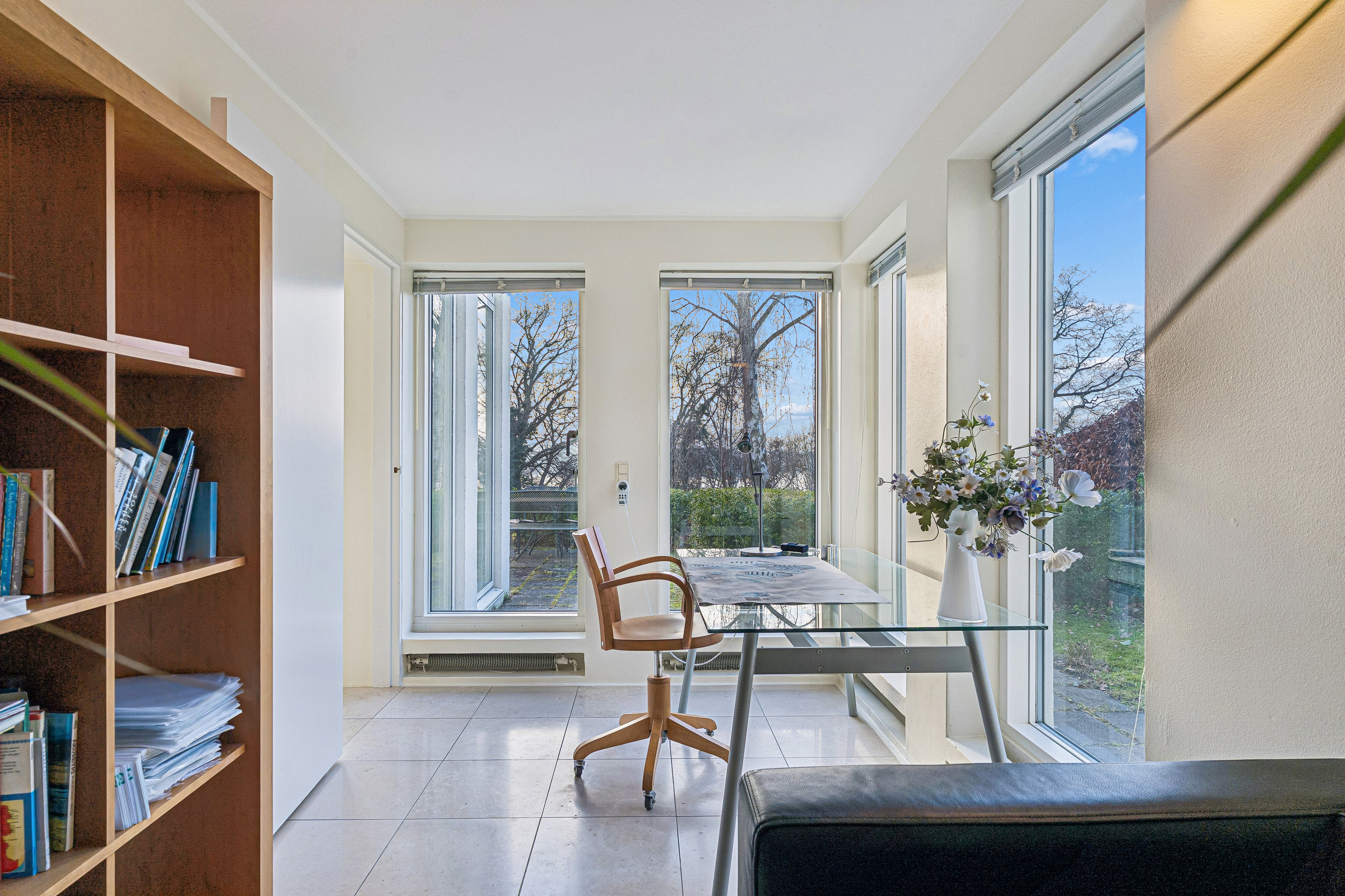 Fremhævet stue billede i fuldskærmstilstand. Billede af Søndersøvej 49, 3500 Værløse