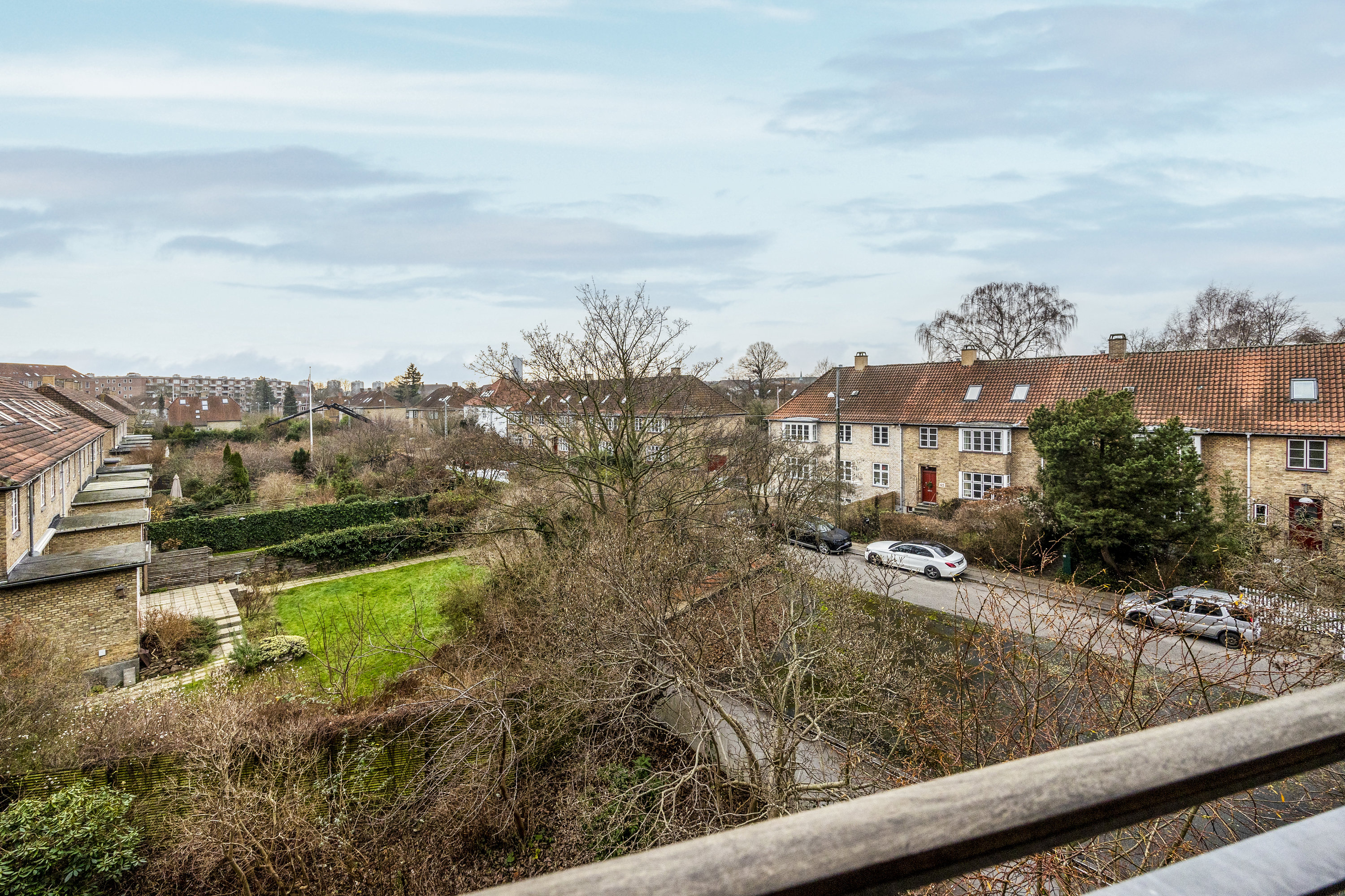 Fremhævet  billede i fuldskærmstilstand. Billede af Finsensvej 79, 2. th., 2000 Frederiksberg
