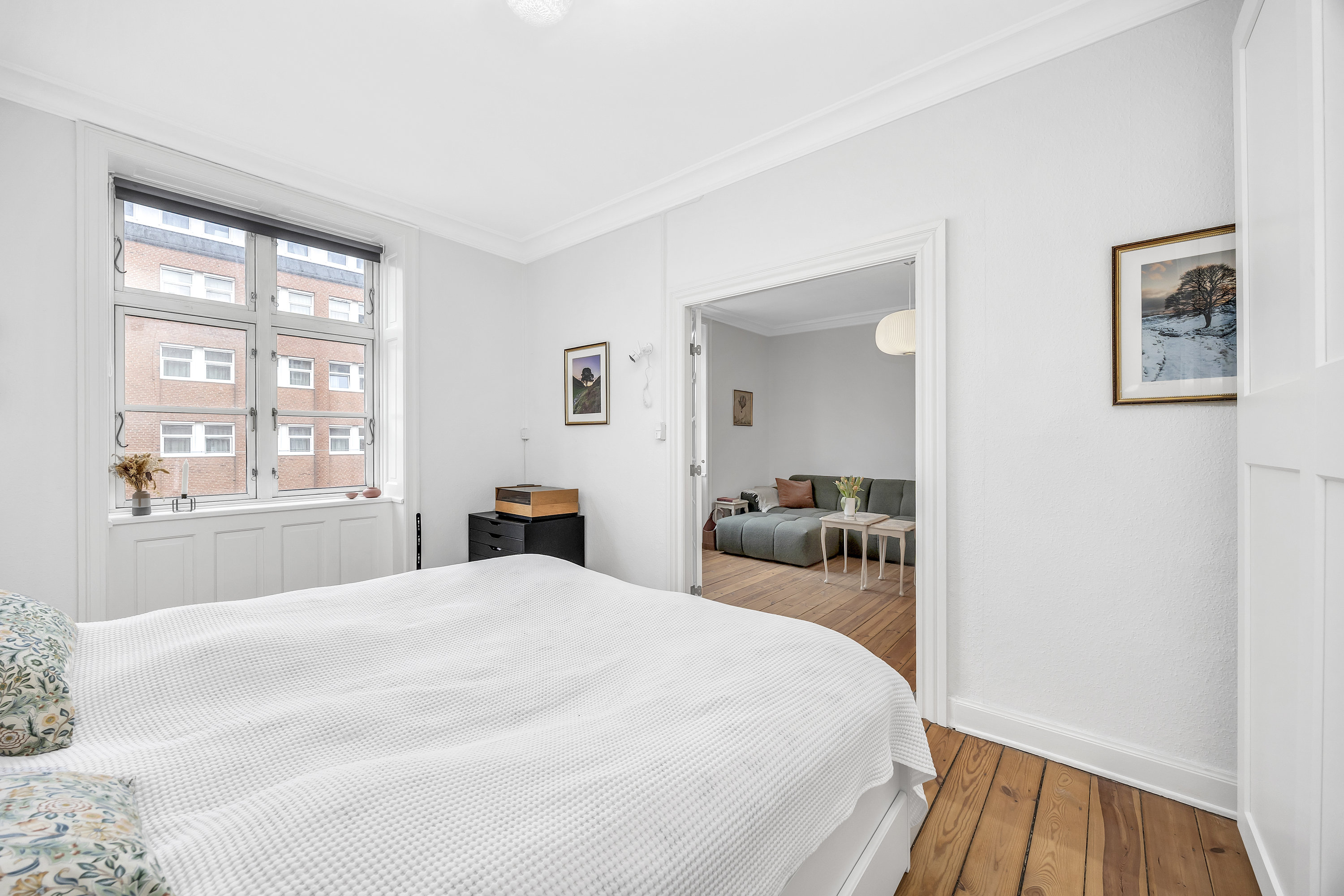 Fremhævet  billede i fuldskærmstilstand. Billede af Finsensvej 79, 2. th., 2000 Frederiksberg