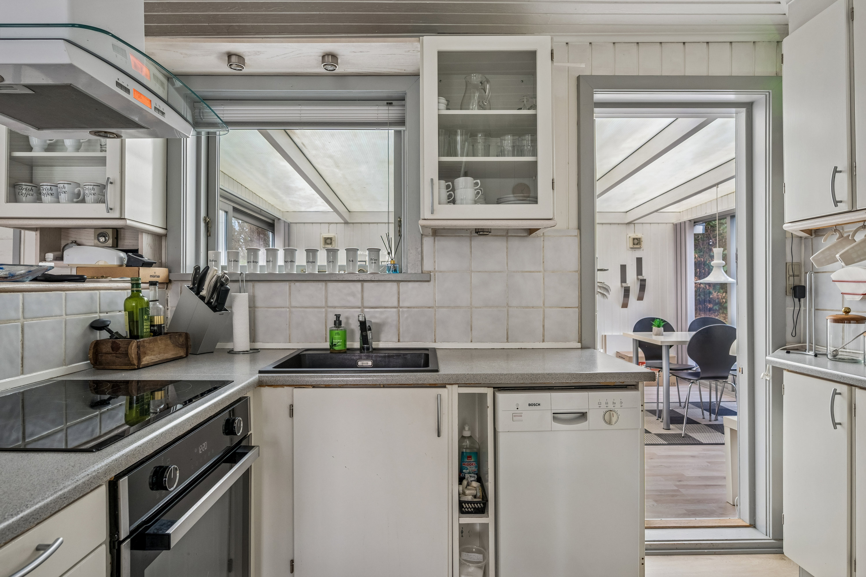 Fremhævet køkken billede i fuldskærmstilstand. Billede af Rævevej 5, Ahl Strand, 8400 Ebeltoft