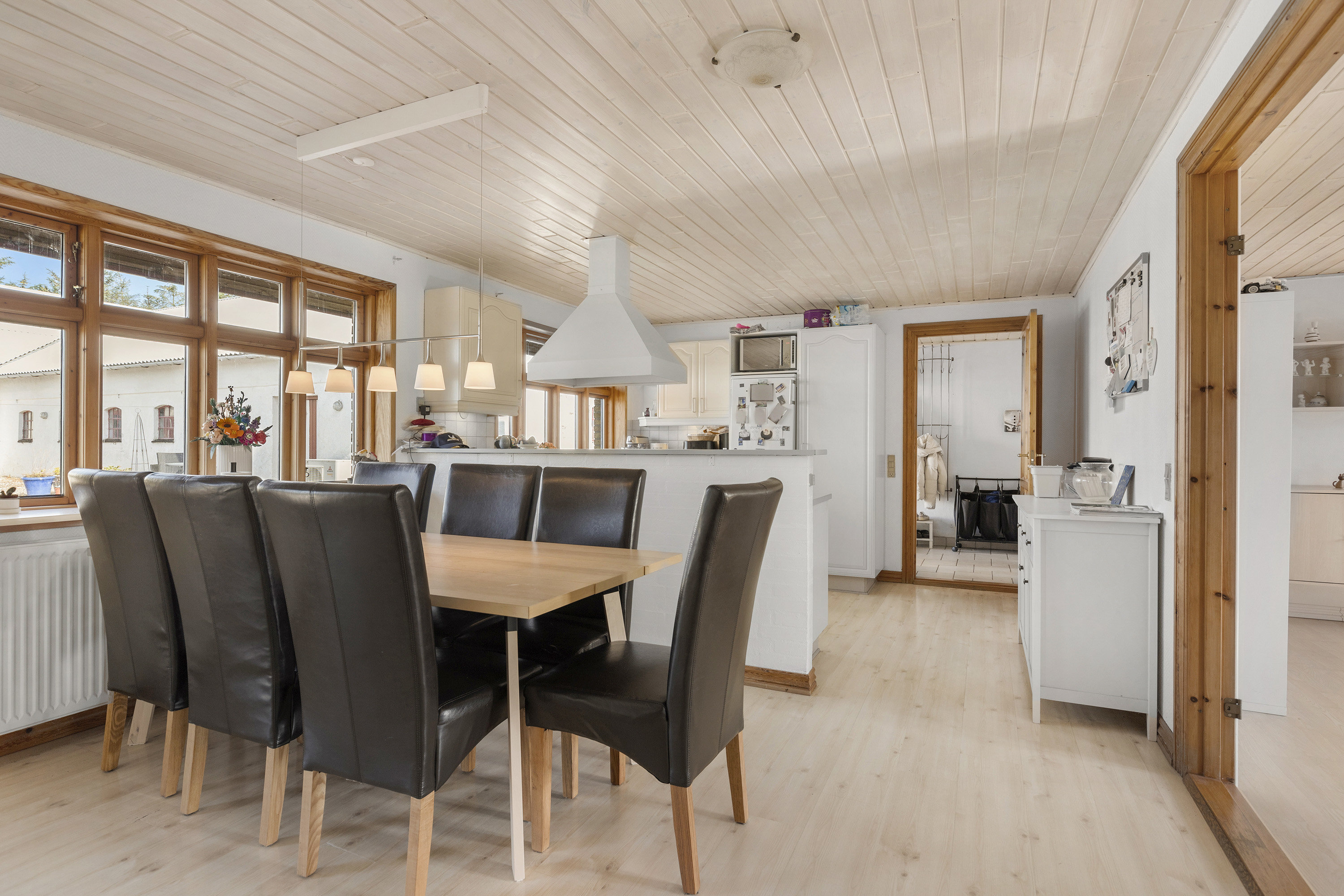 Fremhævet køkken-alrum billede i fuldskærmstilstand. Billede af Myhlenbergvej 74, 9510 Arden