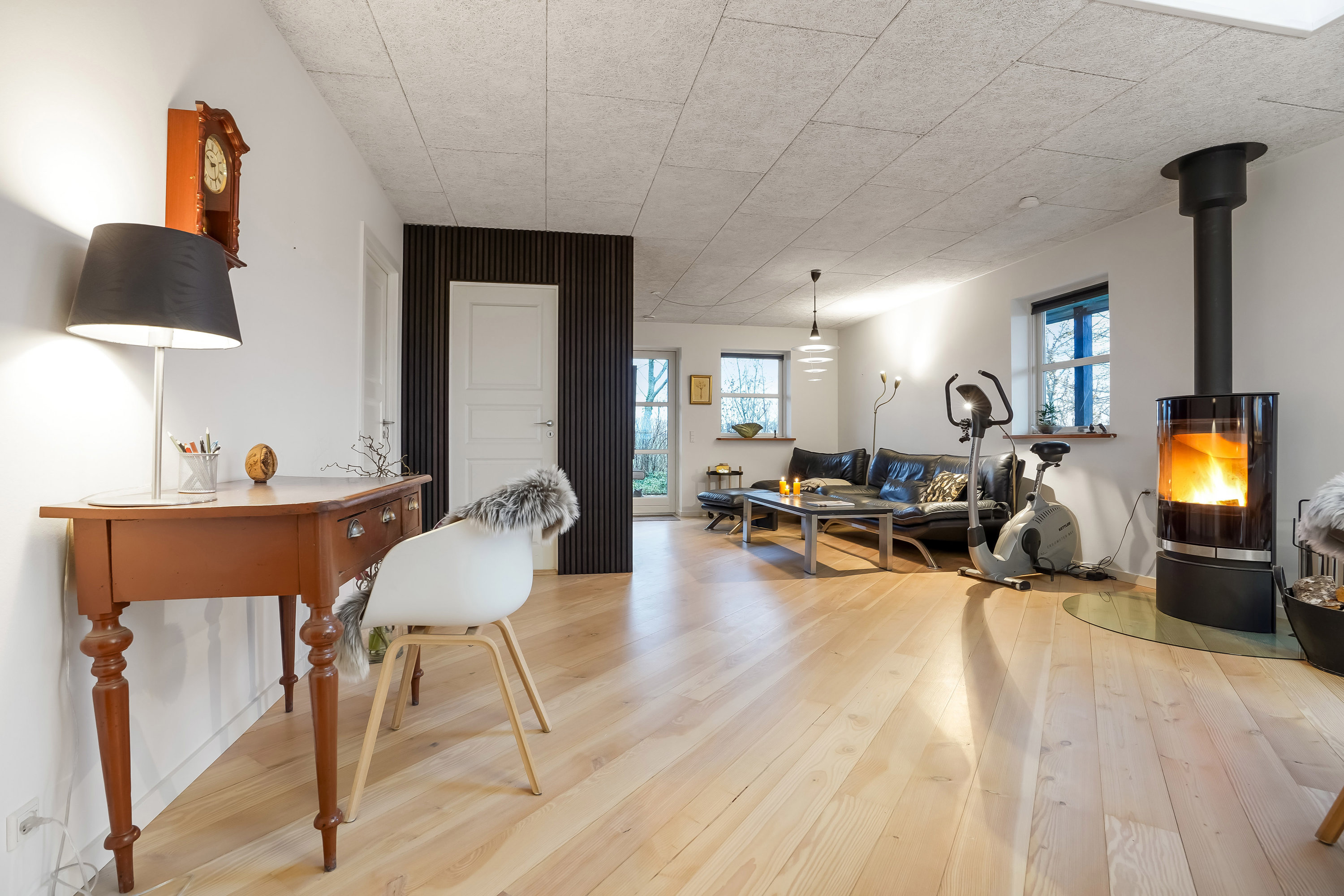 Fremhævet stue billede i fuldskærmstilstand. Billede af Granvangen 19, Sdr Vissing, 8740 Brædstrup