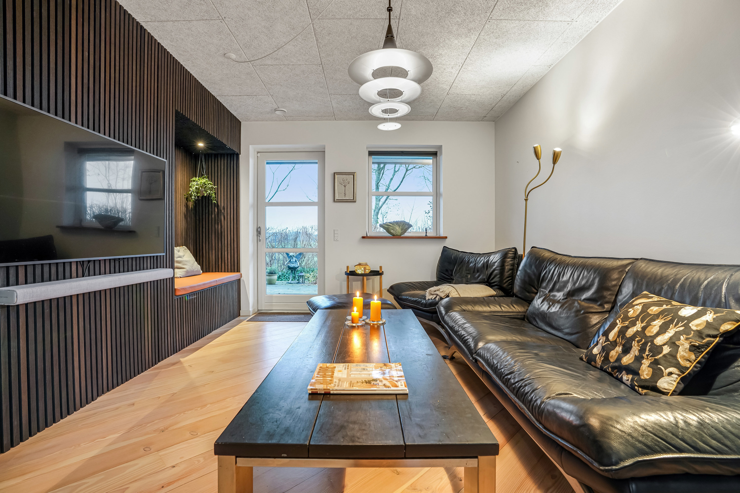 Fremhævet stue billede i fuldskærmstilstand. Billede af Granvangen 19, Sdr Vissing, 8740 Brædstrup