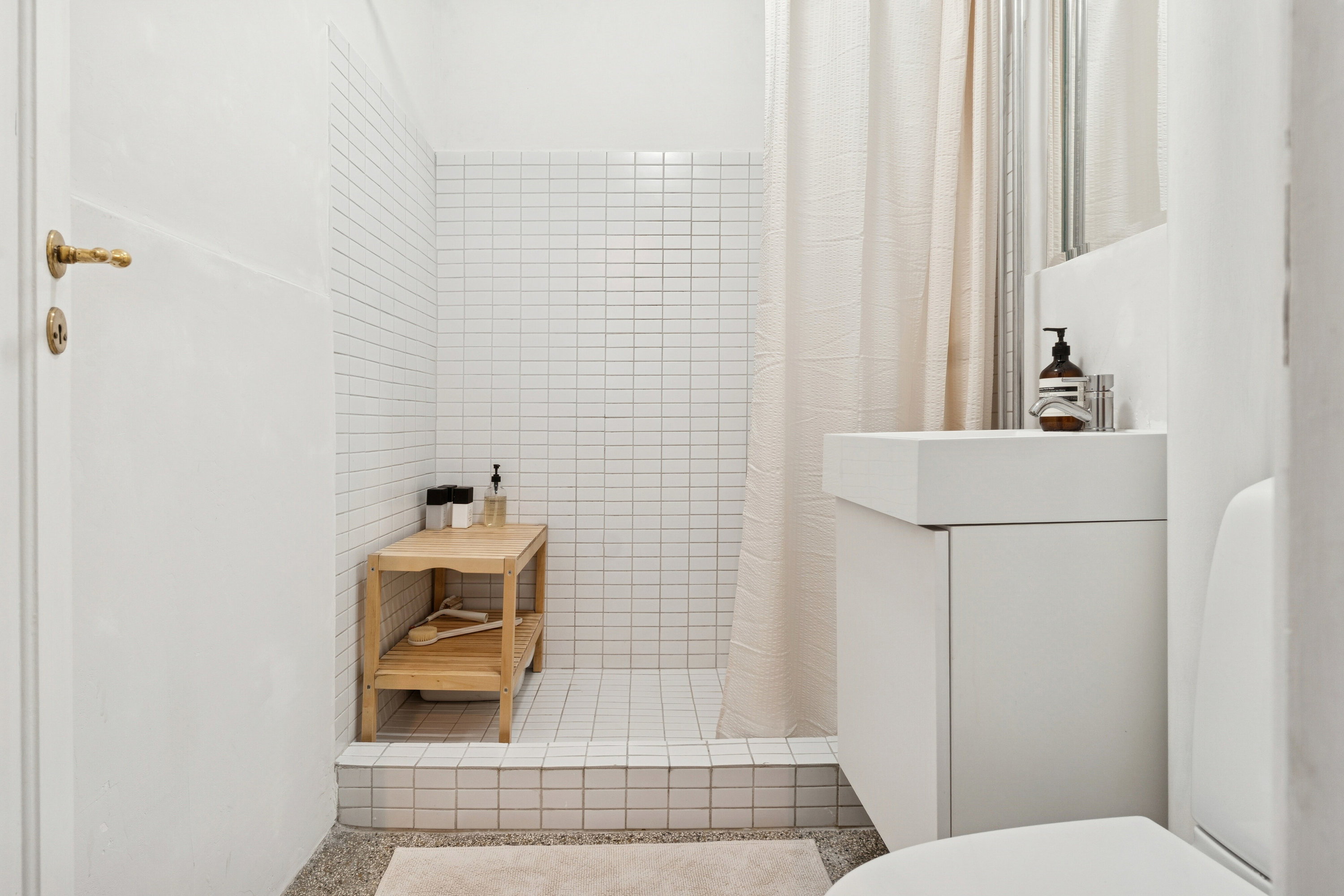 Fremhævet badeværelse billede i fuldskærmstilstand. Billede af Østerdalsgade 3B, 1. tv., 2300 København S