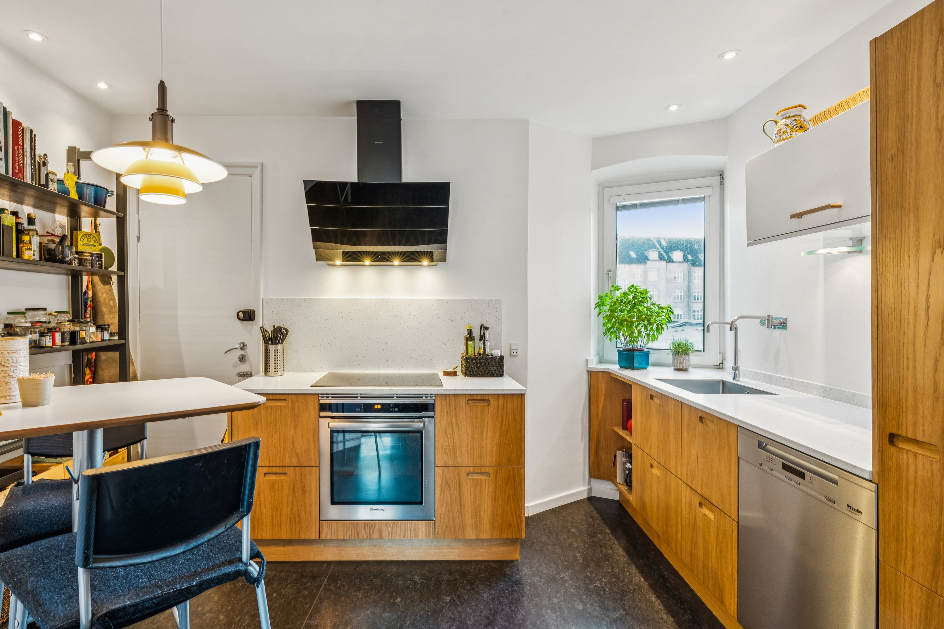 Fremhævet køkken billede i fuldskærmstilstand. Billede af Vendelbogade 17, 2. th., 9000 Aalborg