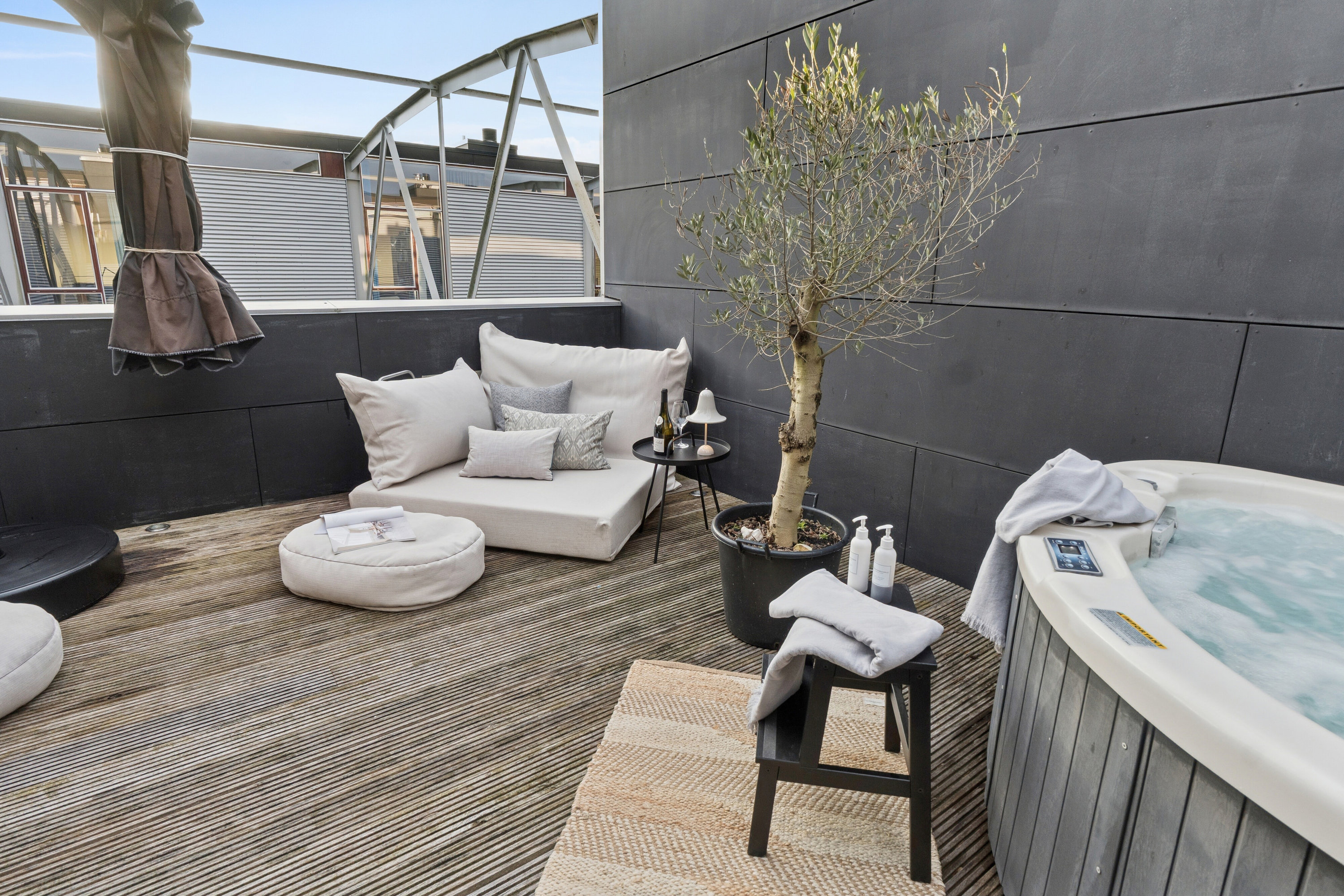 Fremhævet tagterrasse billede i fuldskærmstilstand. Billede af Galionsvej 7, 3. 1., 1437 København K