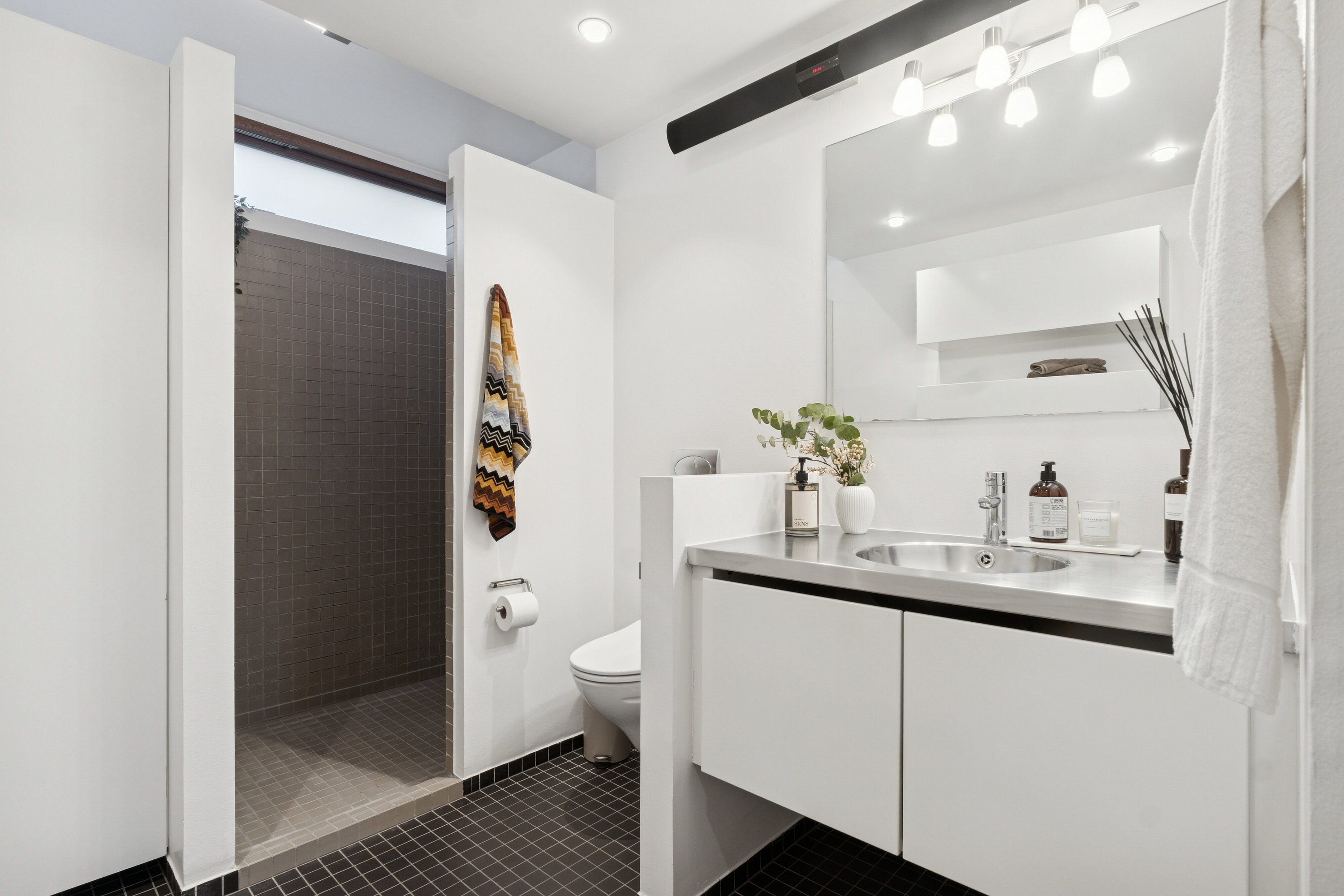 Fremhævet badeværelse billede i fuldskærmstilstand. Billede af Galionsvej 7, 3. 1., 1437 København K