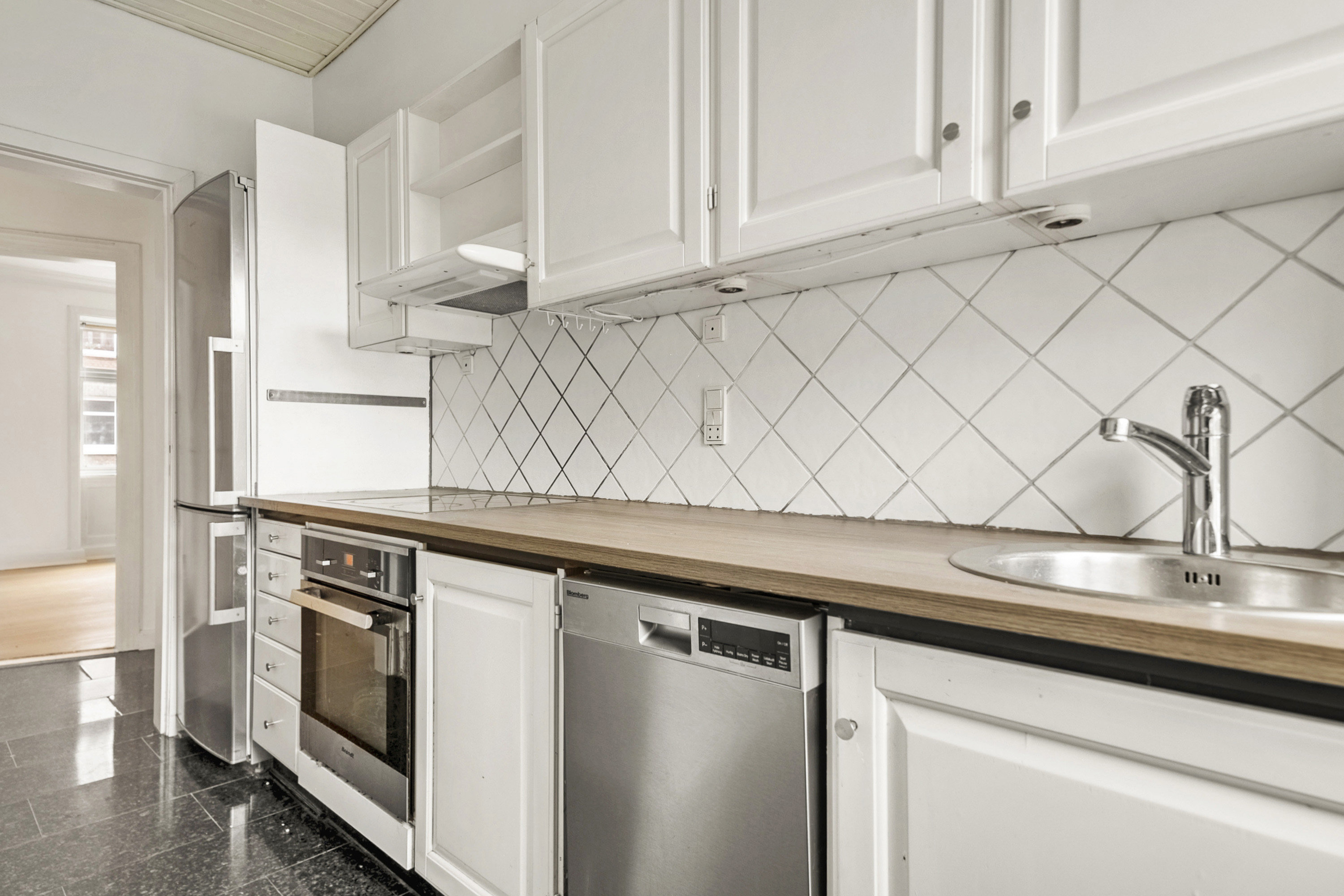 Fremhævet køkken billede i fuldskærmstilstand. Billede af Otte Ruds Gade 36, 1. tv., Trøjborg , 8200 Aarhus N