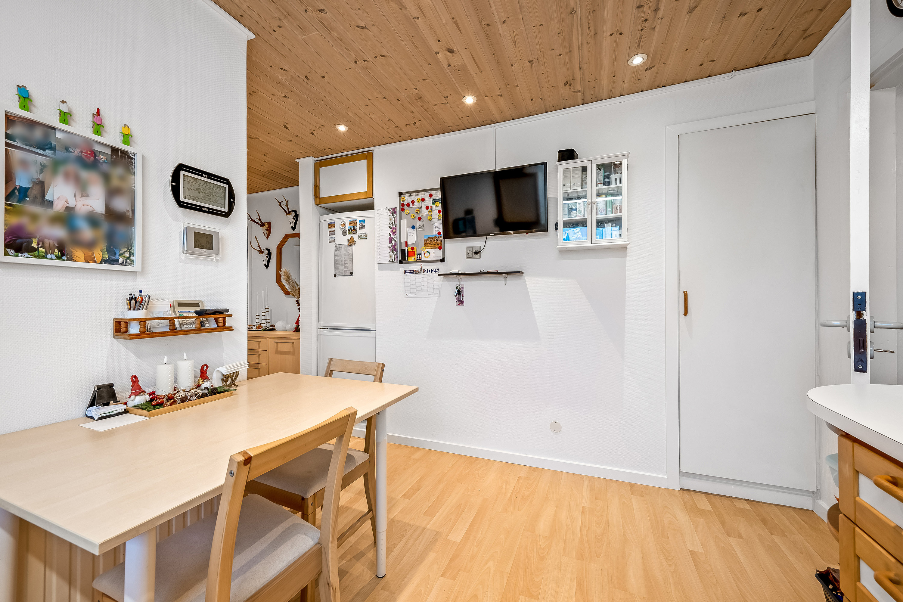 Fremhævet stue billede i fuldskærmstilstand. Billede af Engvej 4, Abild, 6270 Tønder